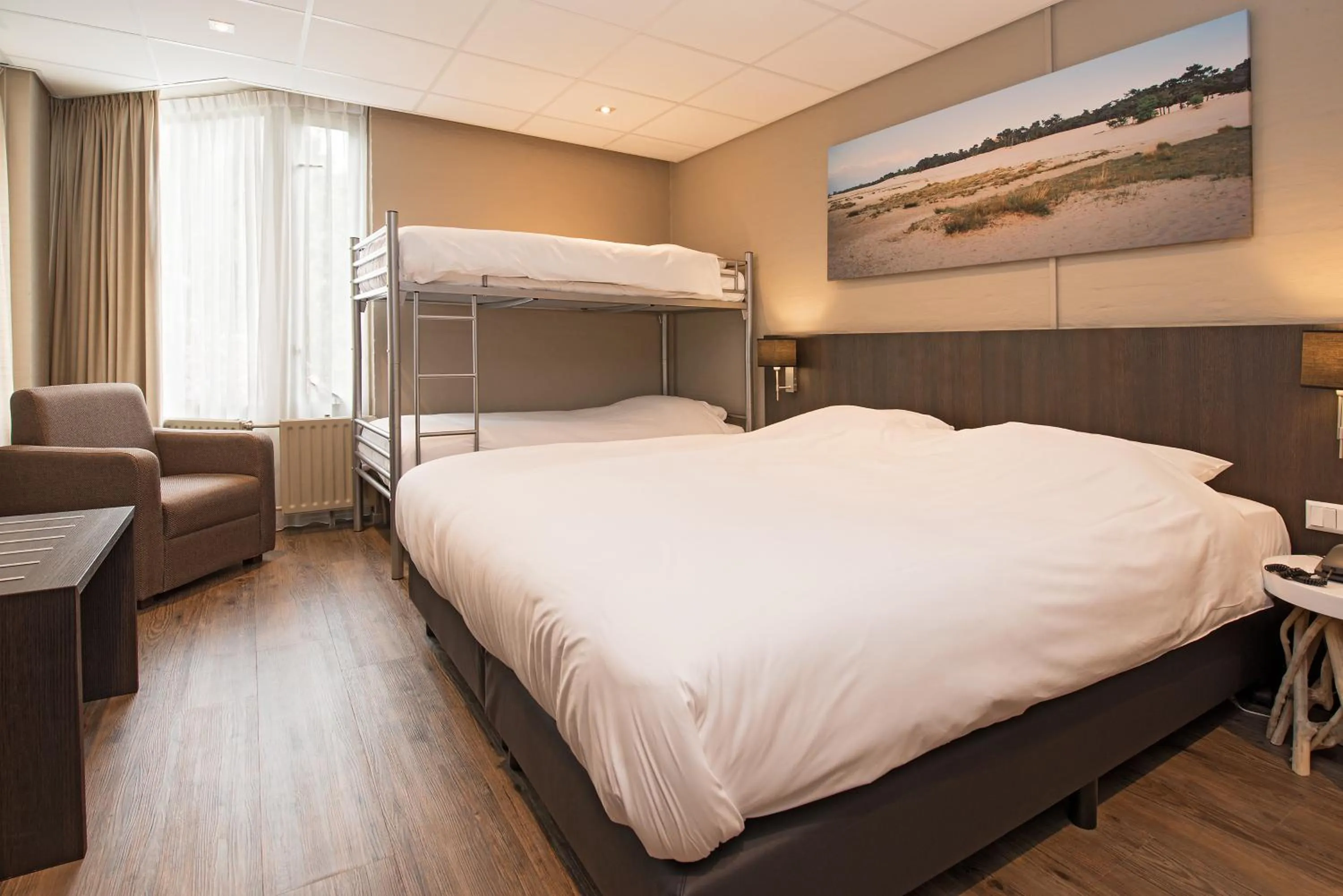 Family Room with Shower in Fletcher Hotel Restaurant Prinsen