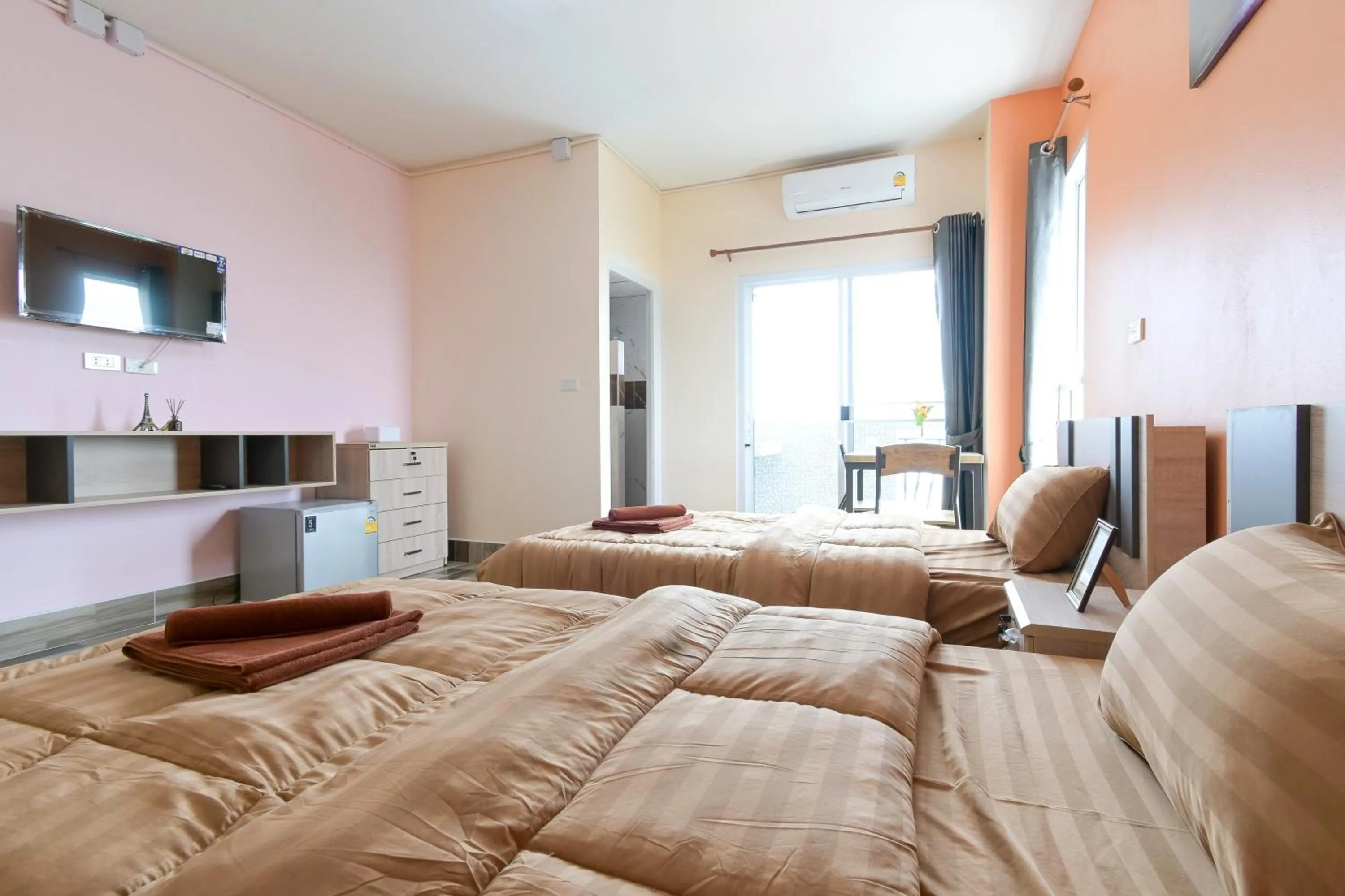 Deluxe Twin Room in The Wish Hotel