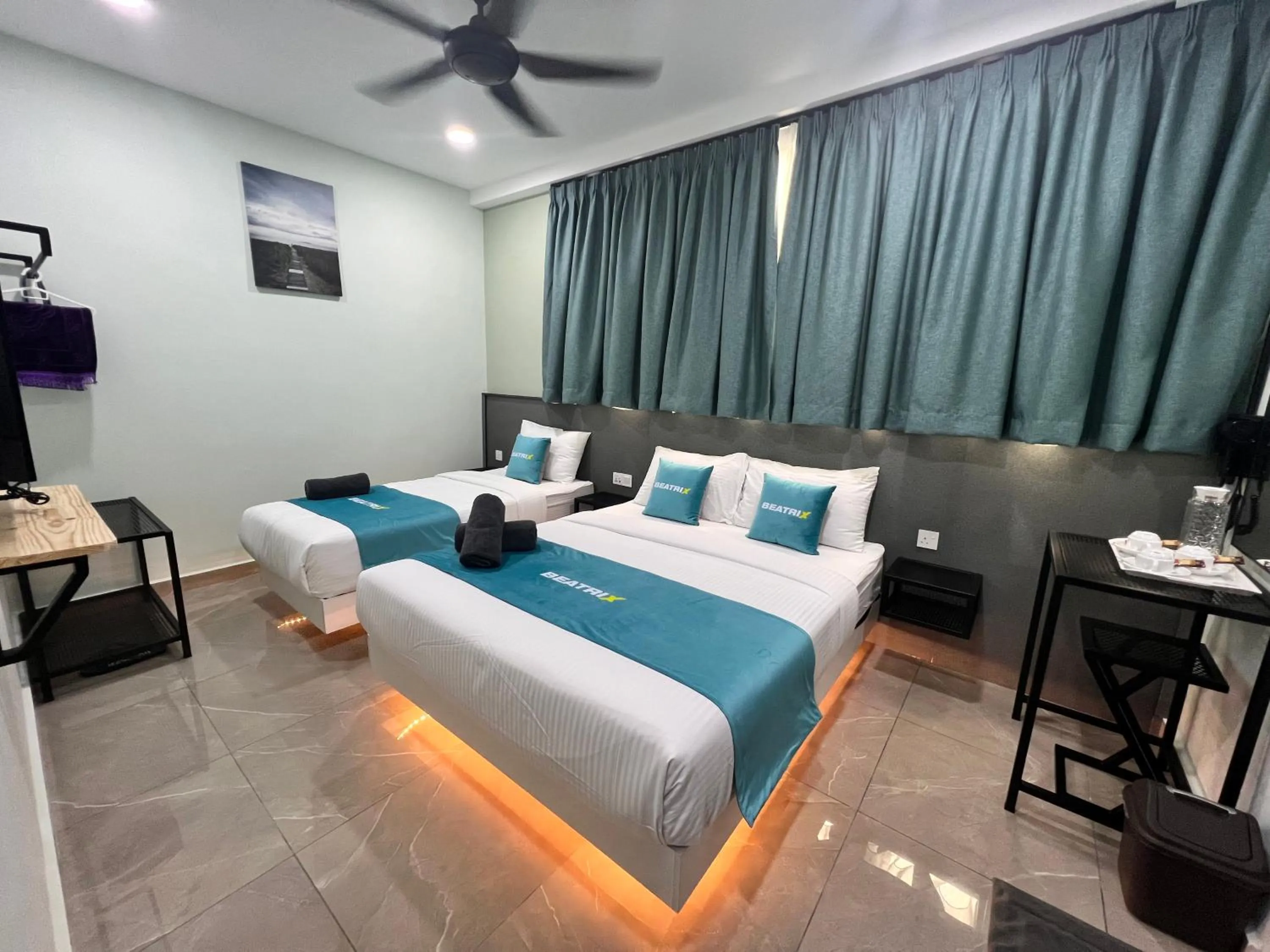 Deluxe Triple Room in BEATRIX HOTEL