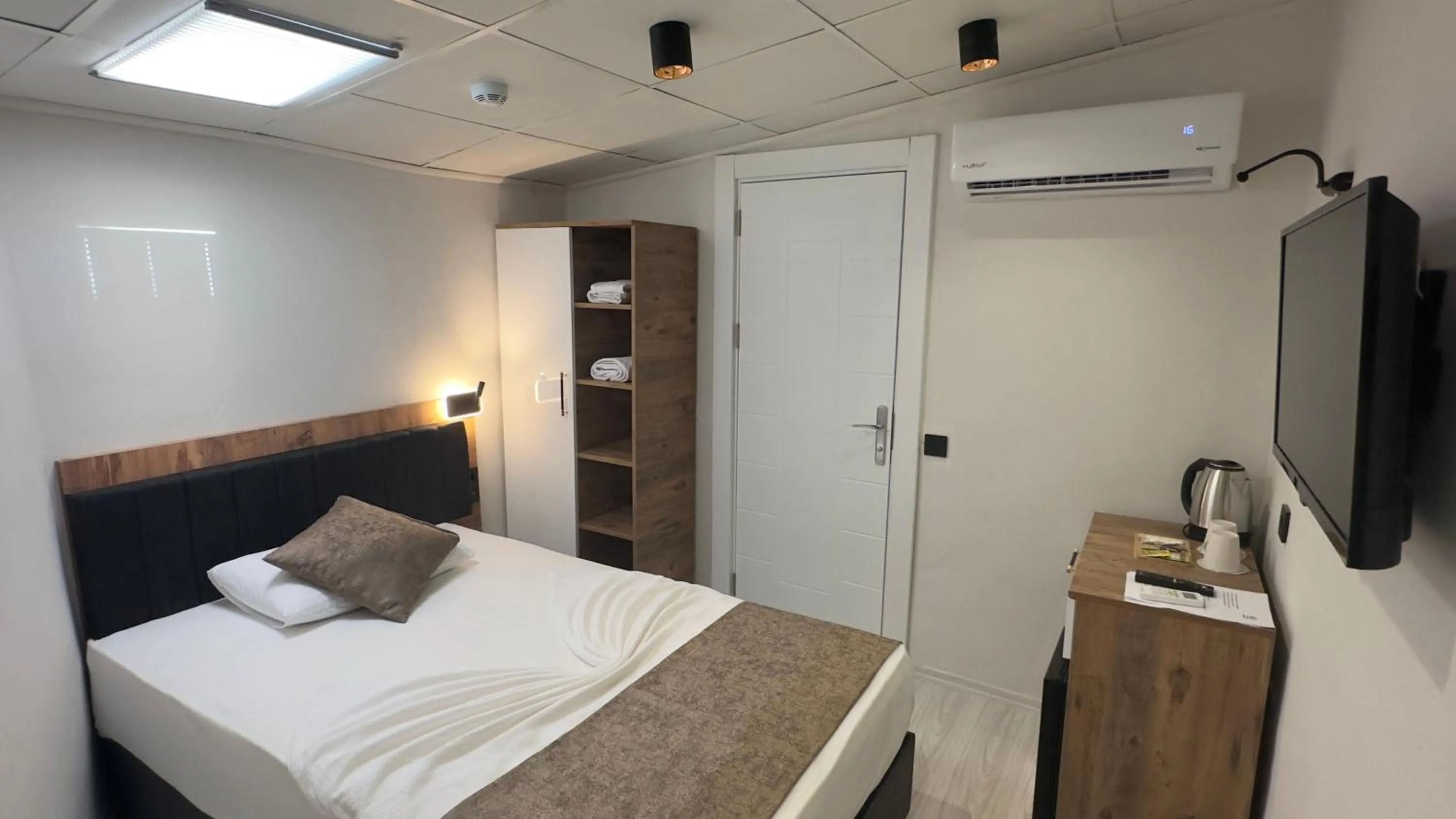 Single Room with Private Bathroom in Bloomtalya Hotel