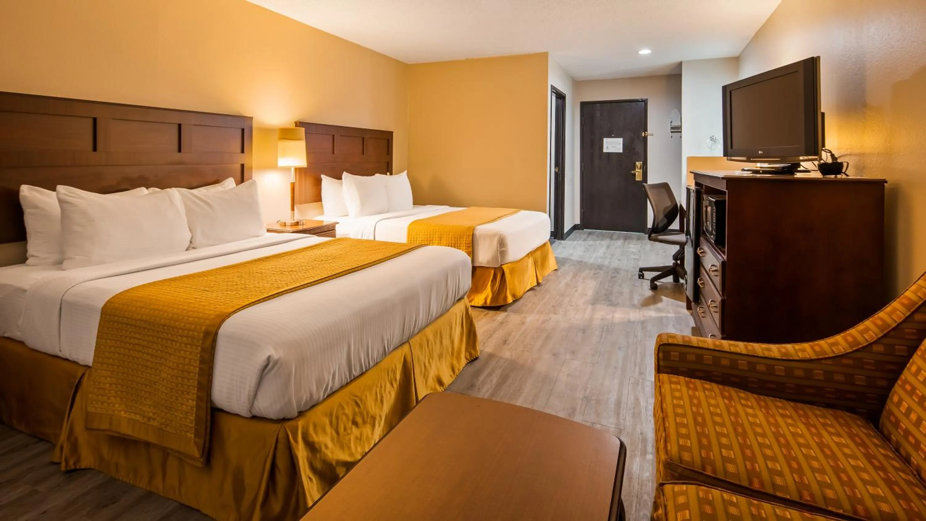 Queen Room with Two Queen Beds in SureStay Hotel by Best Western Orange