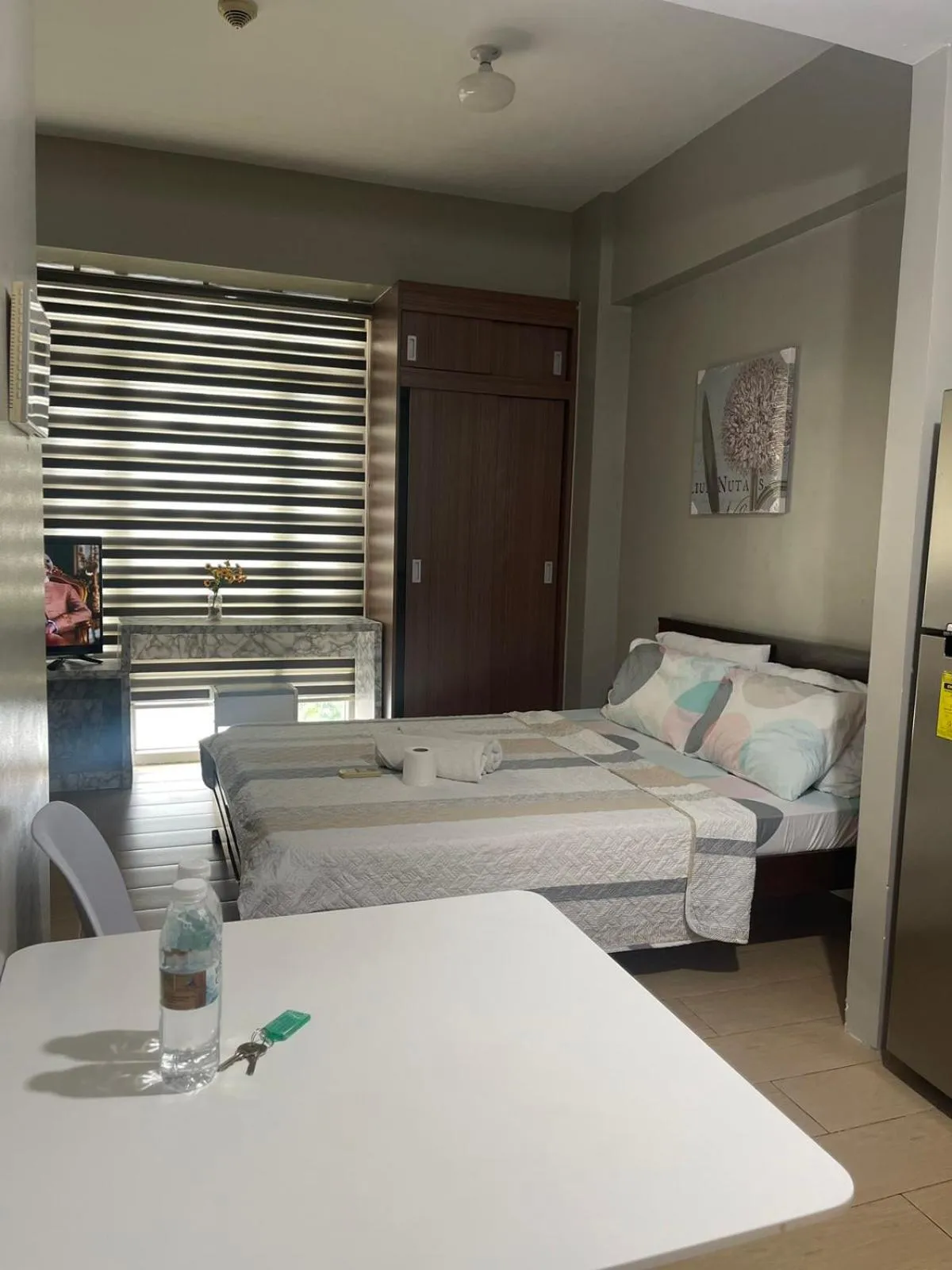 Double Room with Private Bathroom in Henry's Newport Condotel