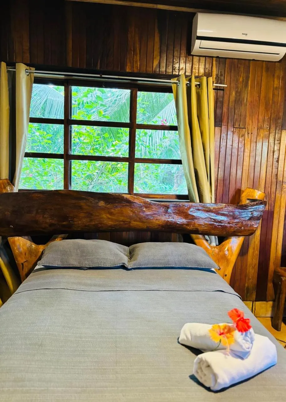 Triple Room with Garden View in Hotel La Isla Inn