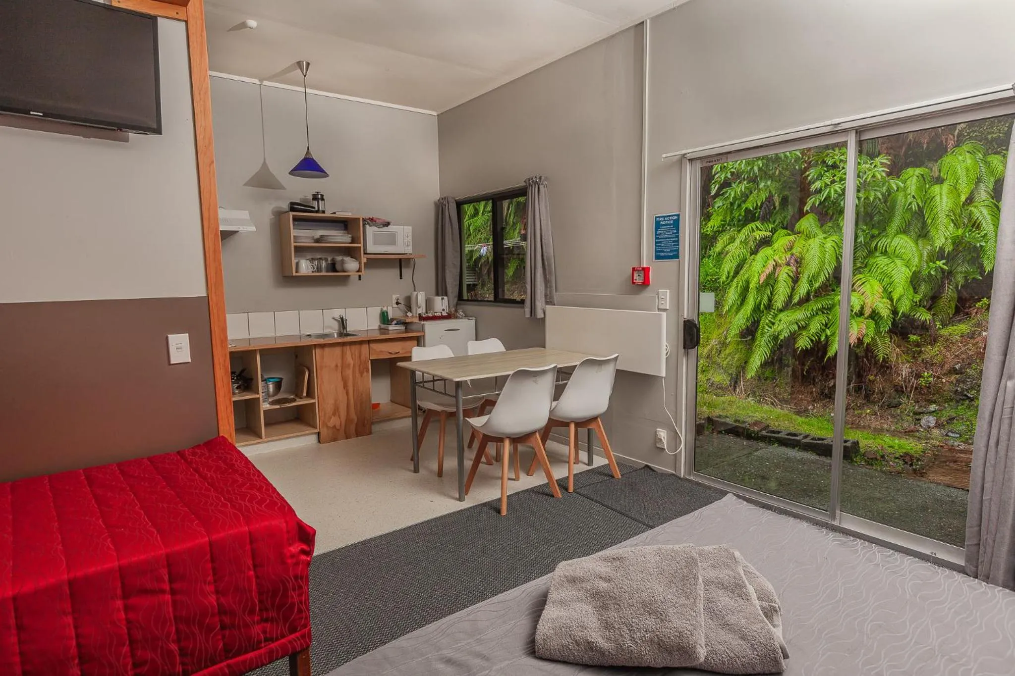 Family Room with Shower in Ivorytowers Accommodation