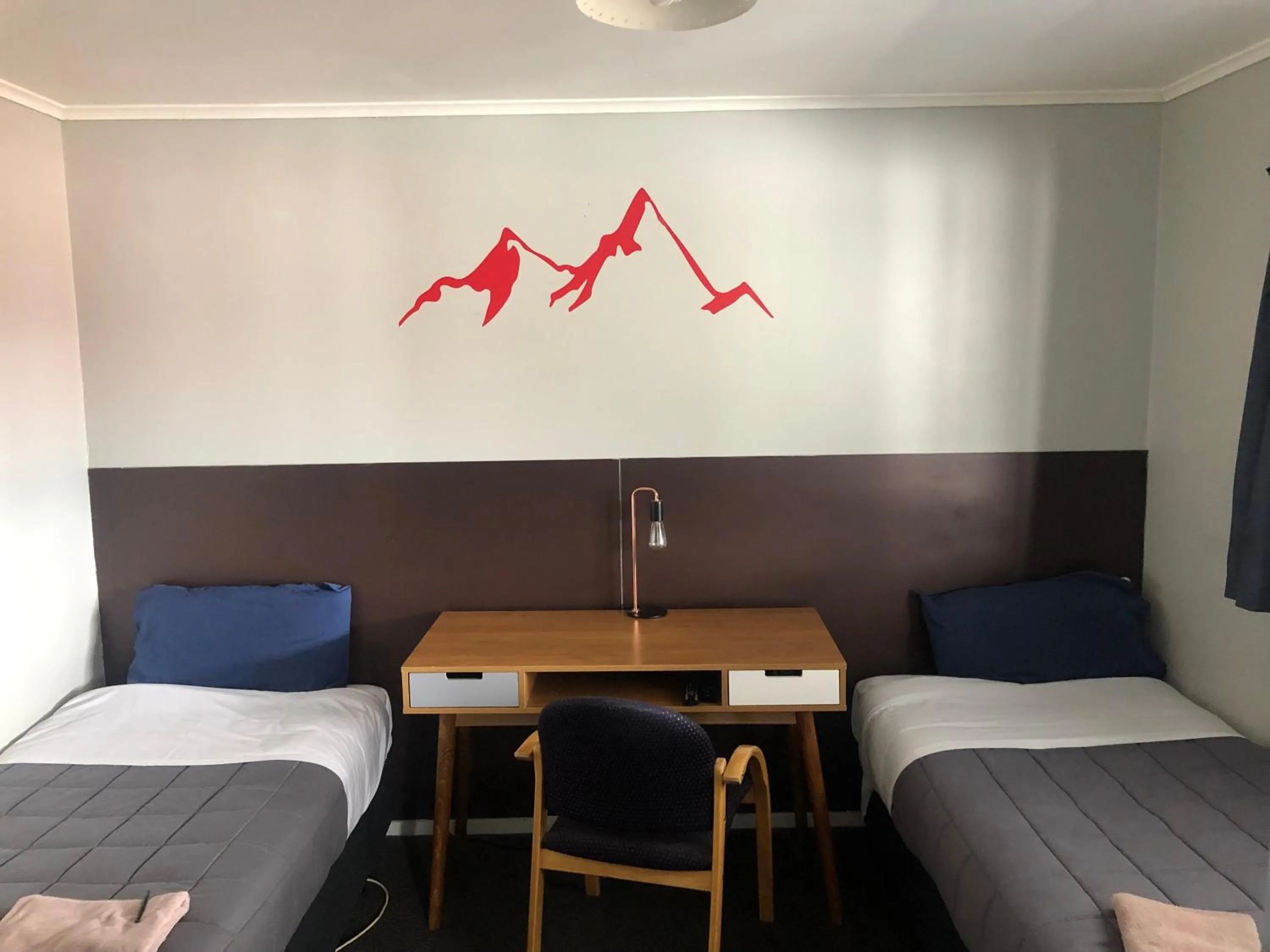 Superior Twin Room in Ivorytowers Accommodation