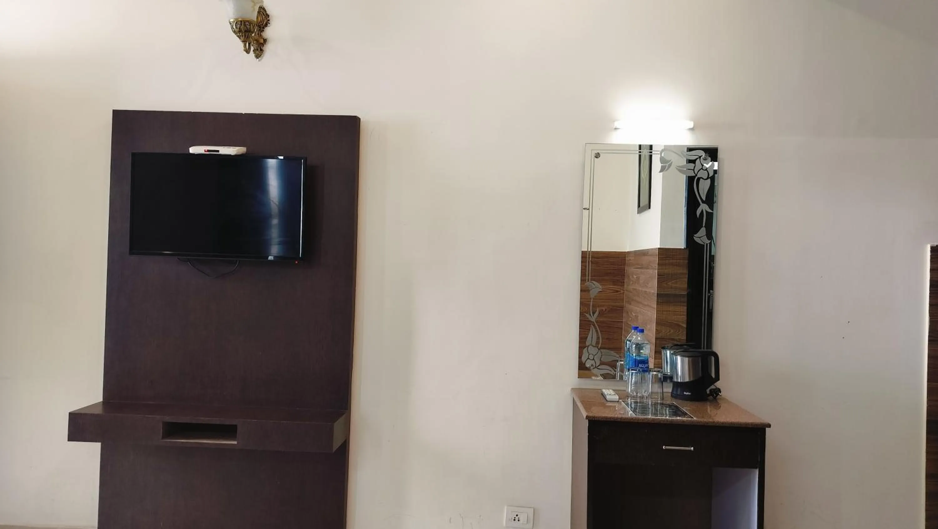 Superior King Room - single occupancy in Royale India by Venu