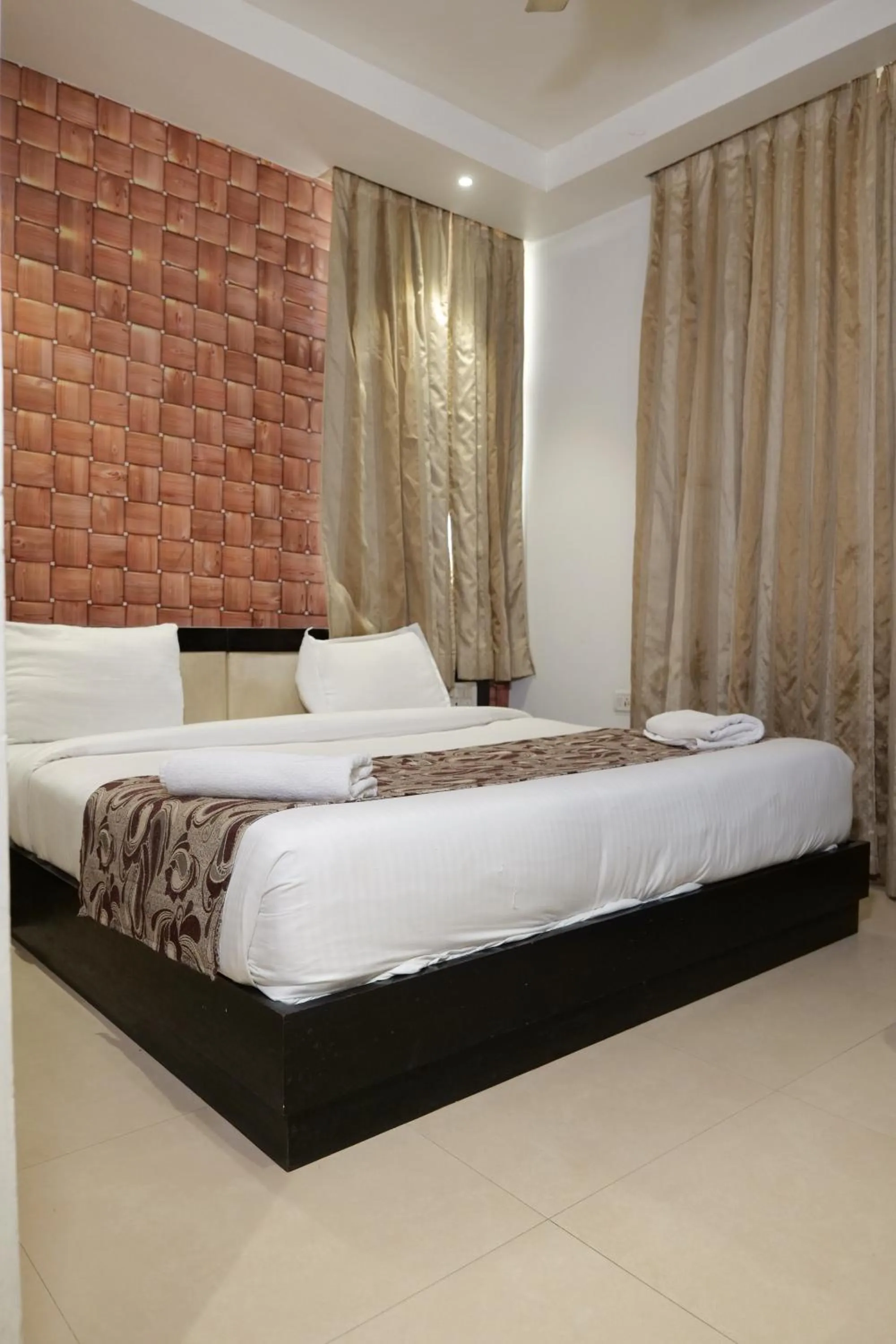 Double Room with Private Bathroom in HOTEL ANAND CASTLE