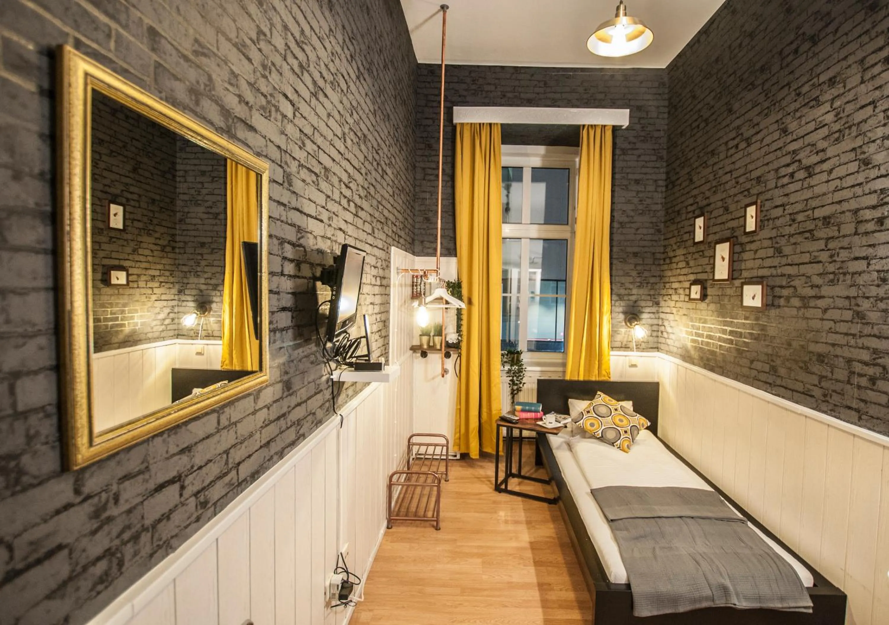 Single Room with Shared Toilet in Urban Boutique Hotel