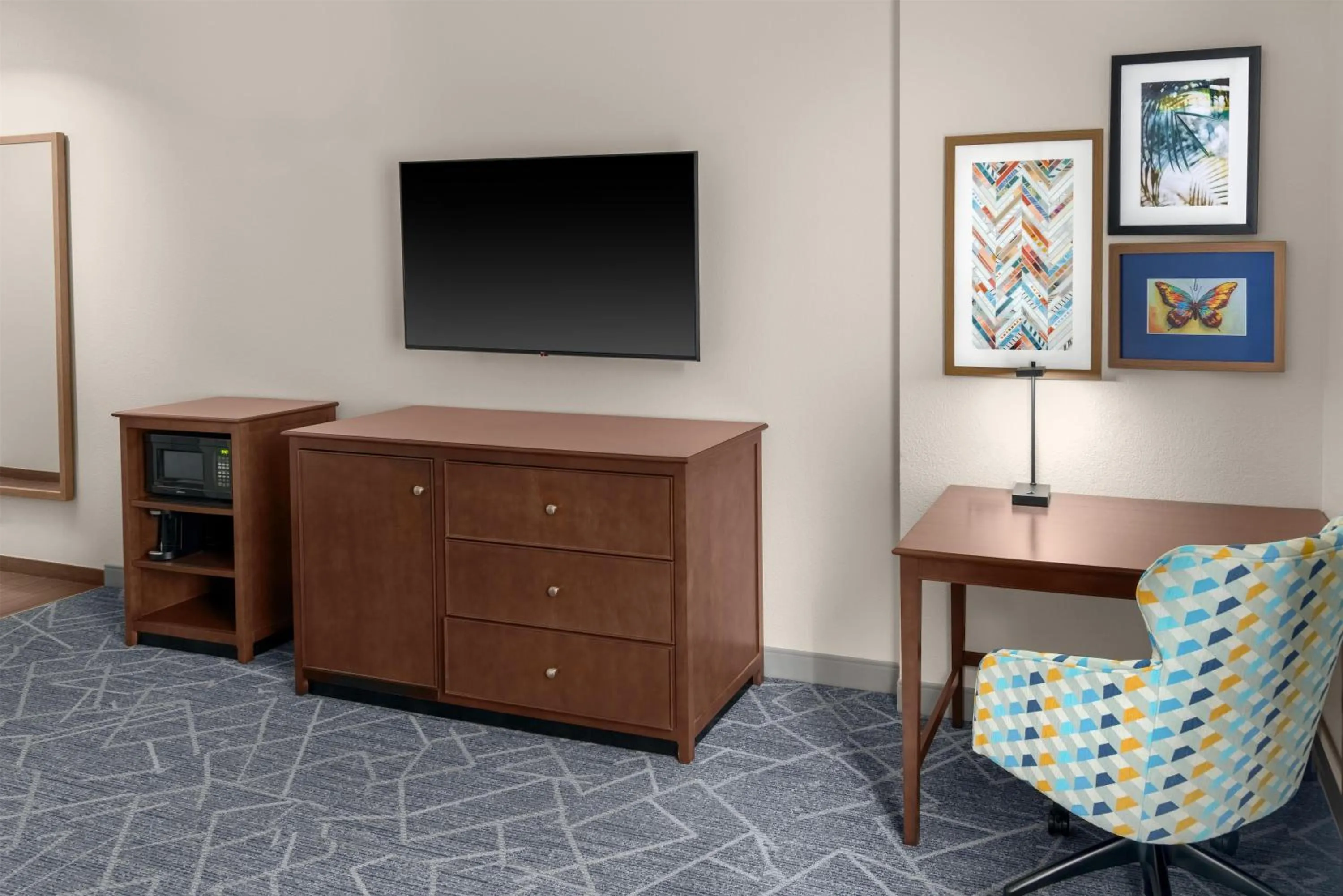 King Room - Mobility Access/Non-Smoking in Hampton Inn and Suites Coconut Creek