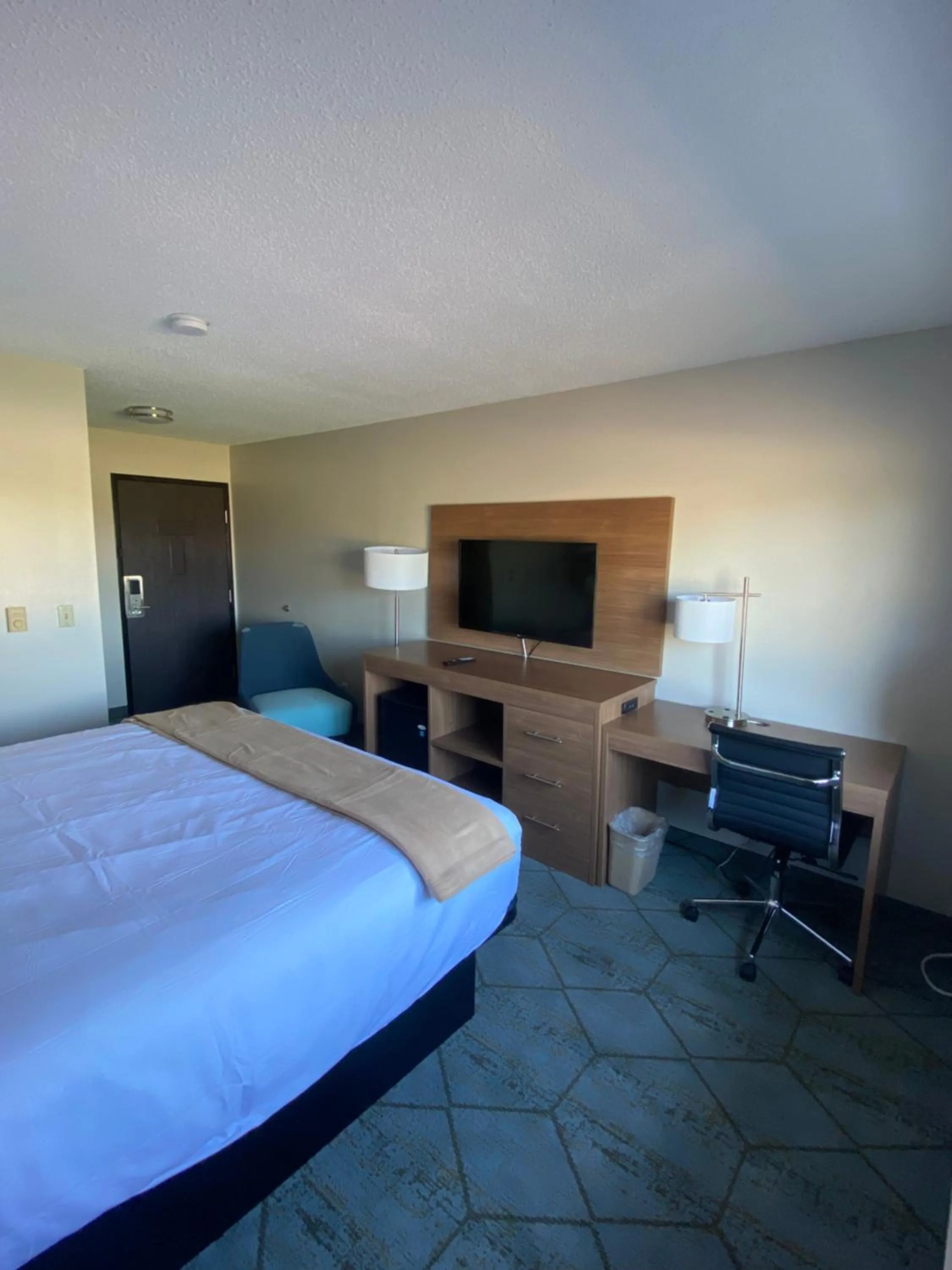 Standard Single Room - single occupancy in Super 8 by Wyndham Oshkosh Airport