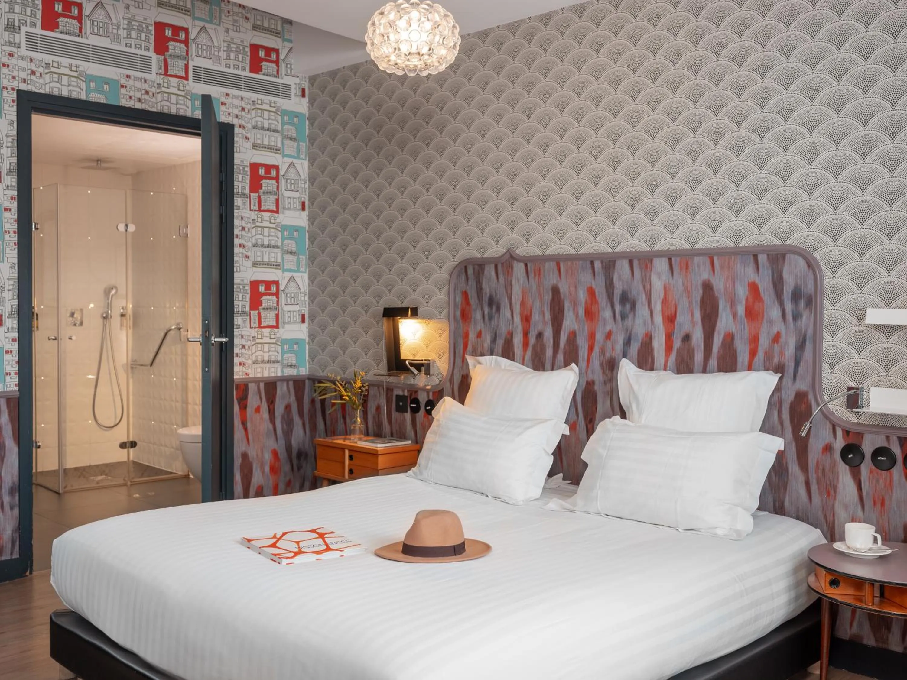 Vintage Deluxe Room in Hôtel Crayon Rouge - Louvre Palais Royal