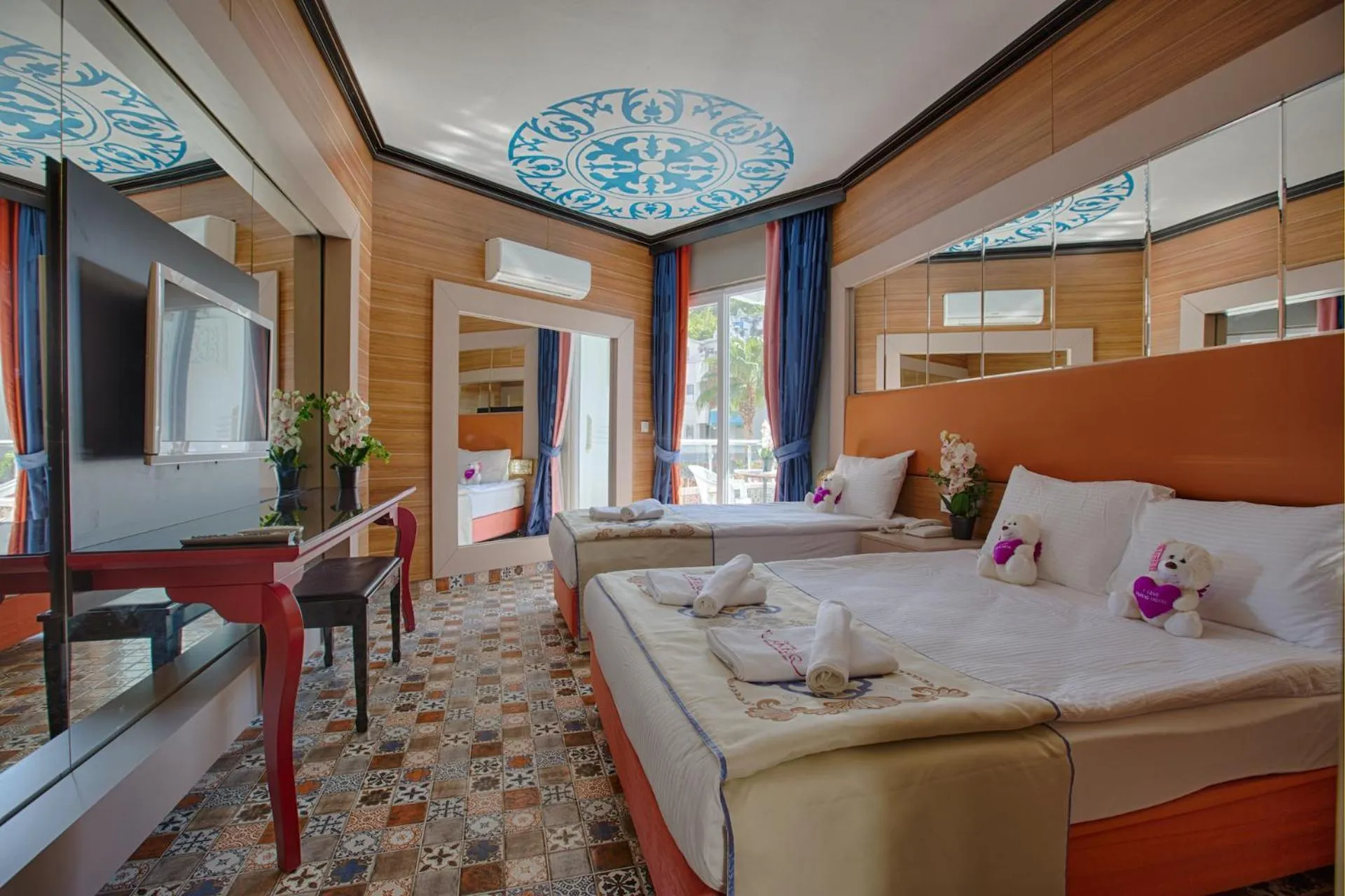 Standard Triple Room in Club Hotel Anjeliq