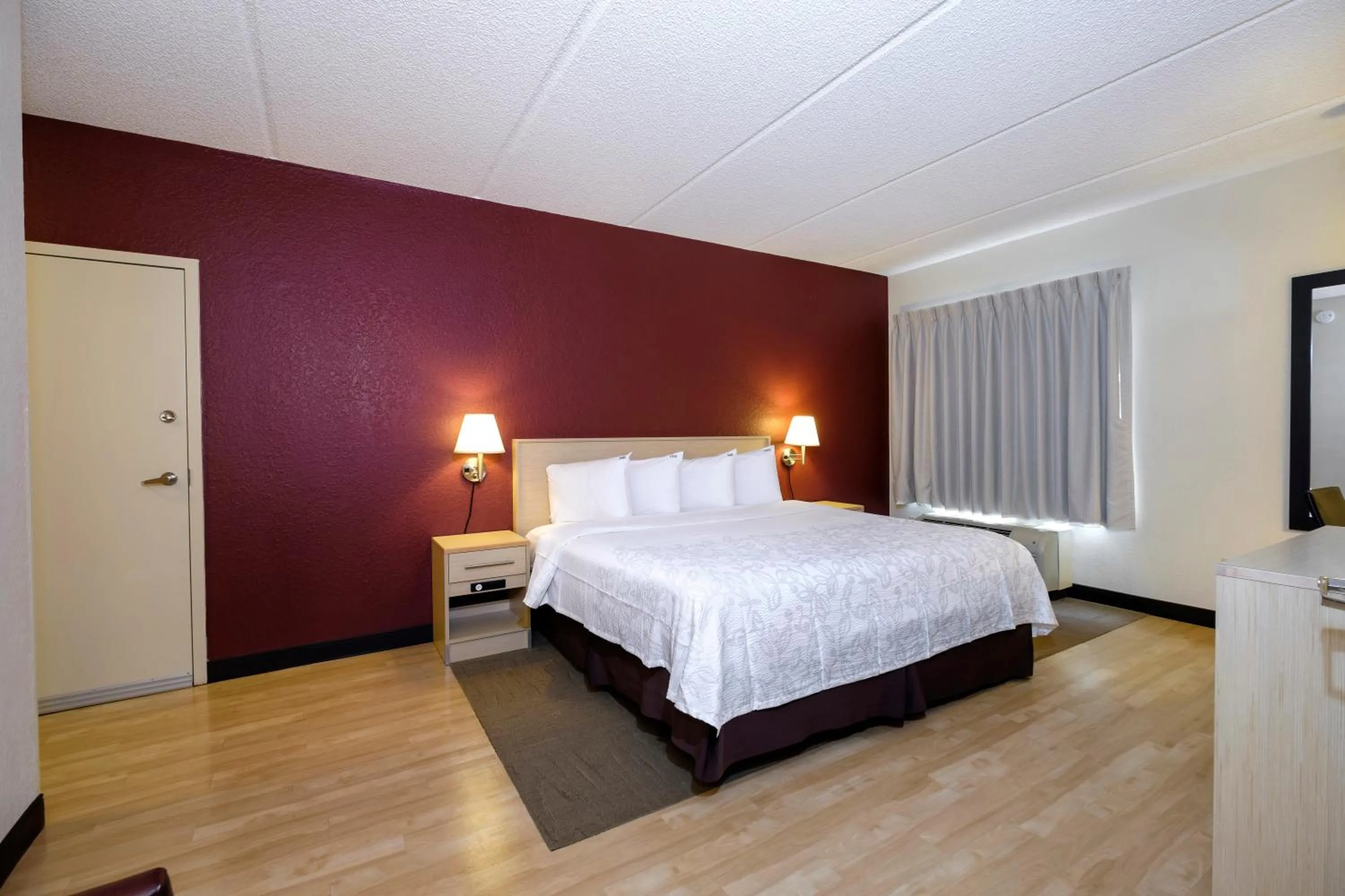 Two Room Suite with One King Bed Smoke Free in Red Roof Inn PLUS + Gainesville