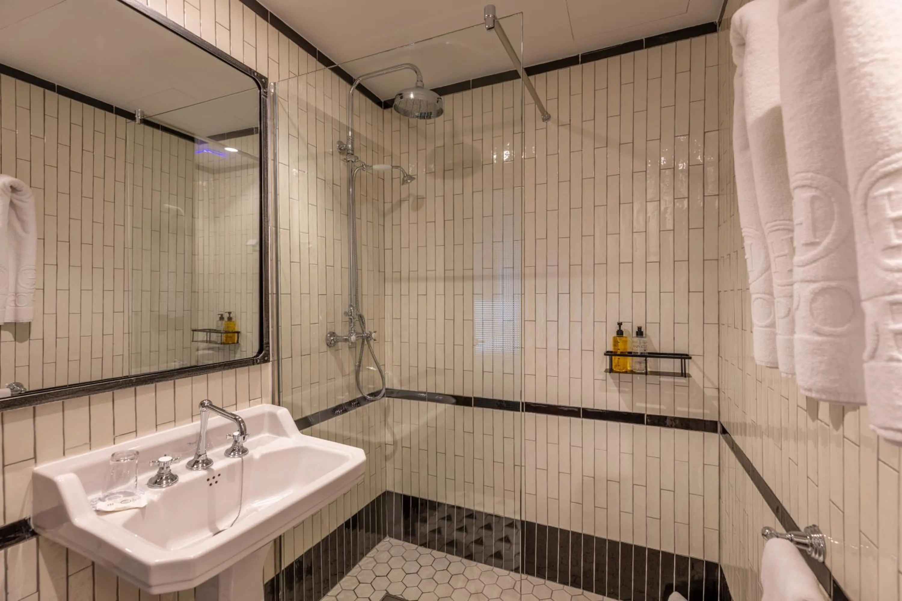 Double Room with Balcony in Hoposa Cultural Boutique