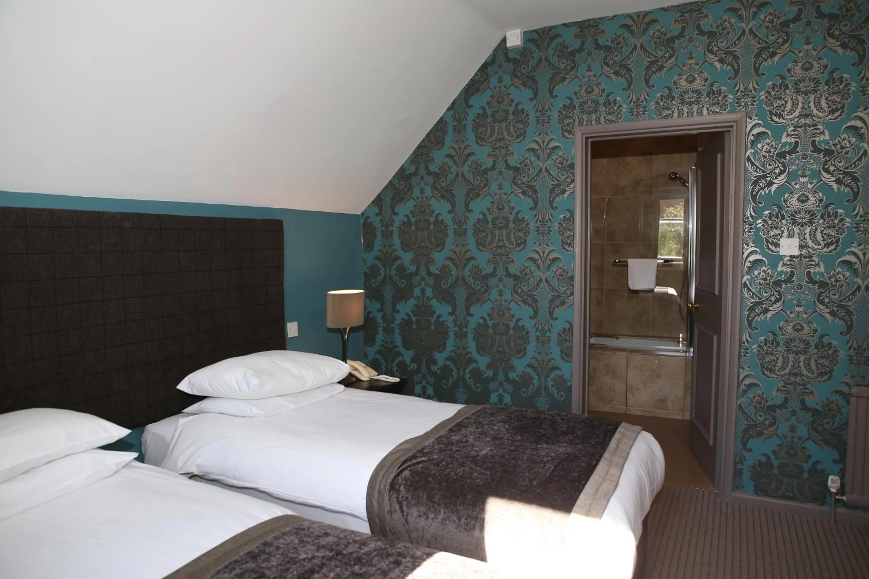 Twin Room - single occupancy in Wards Hotel & Restaurant