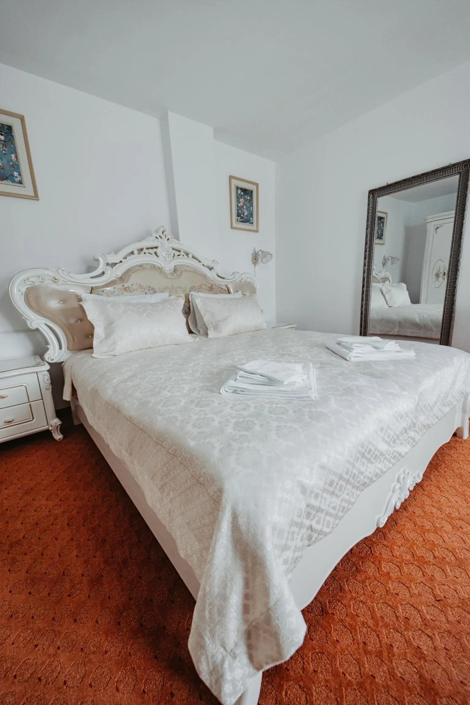 Queen Room with Balcony - single occupancy in Complex Turistic Constantin Bucovina