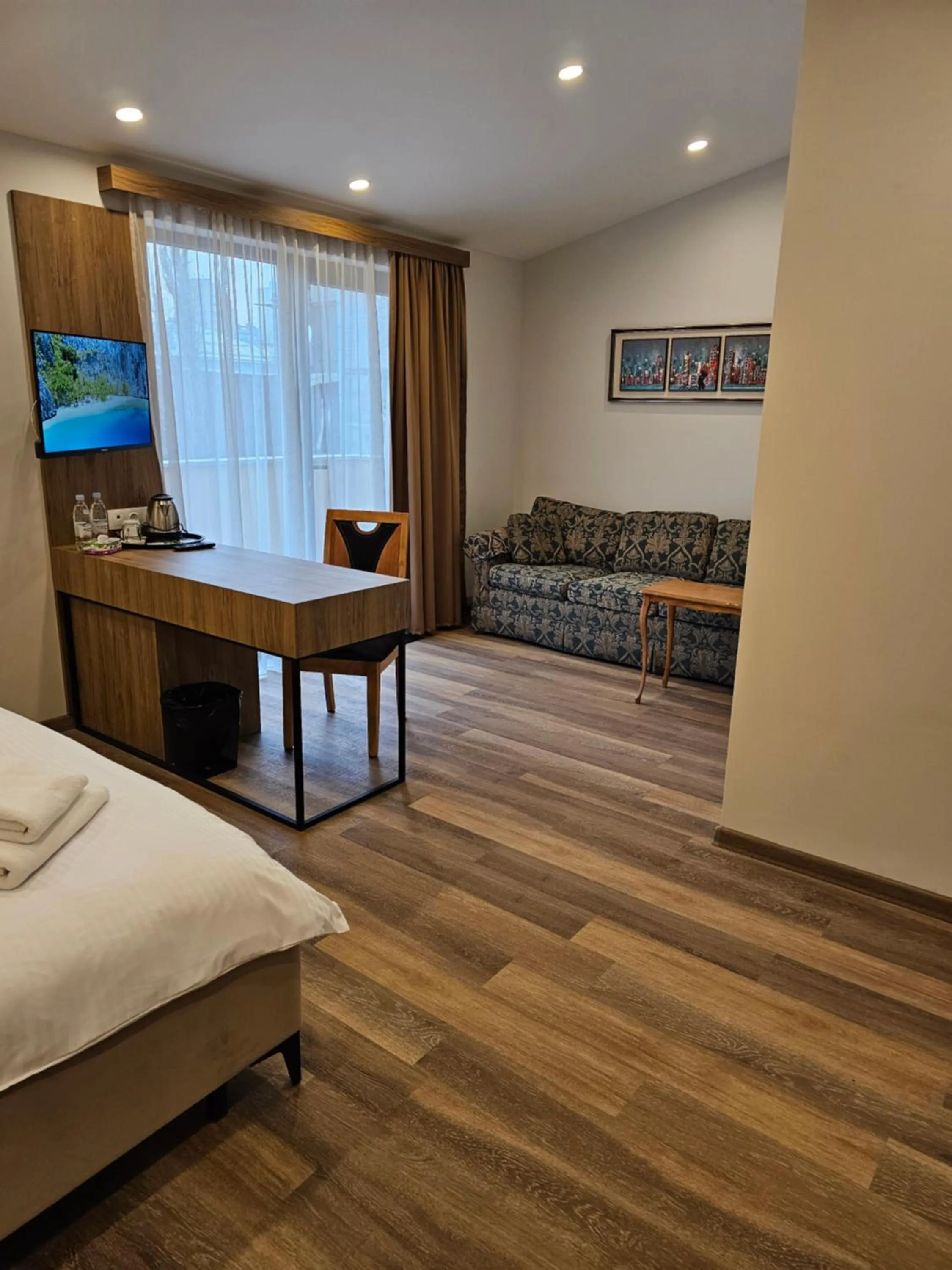 Suite with Terrace - single occupancy in Hotel Avenue 30