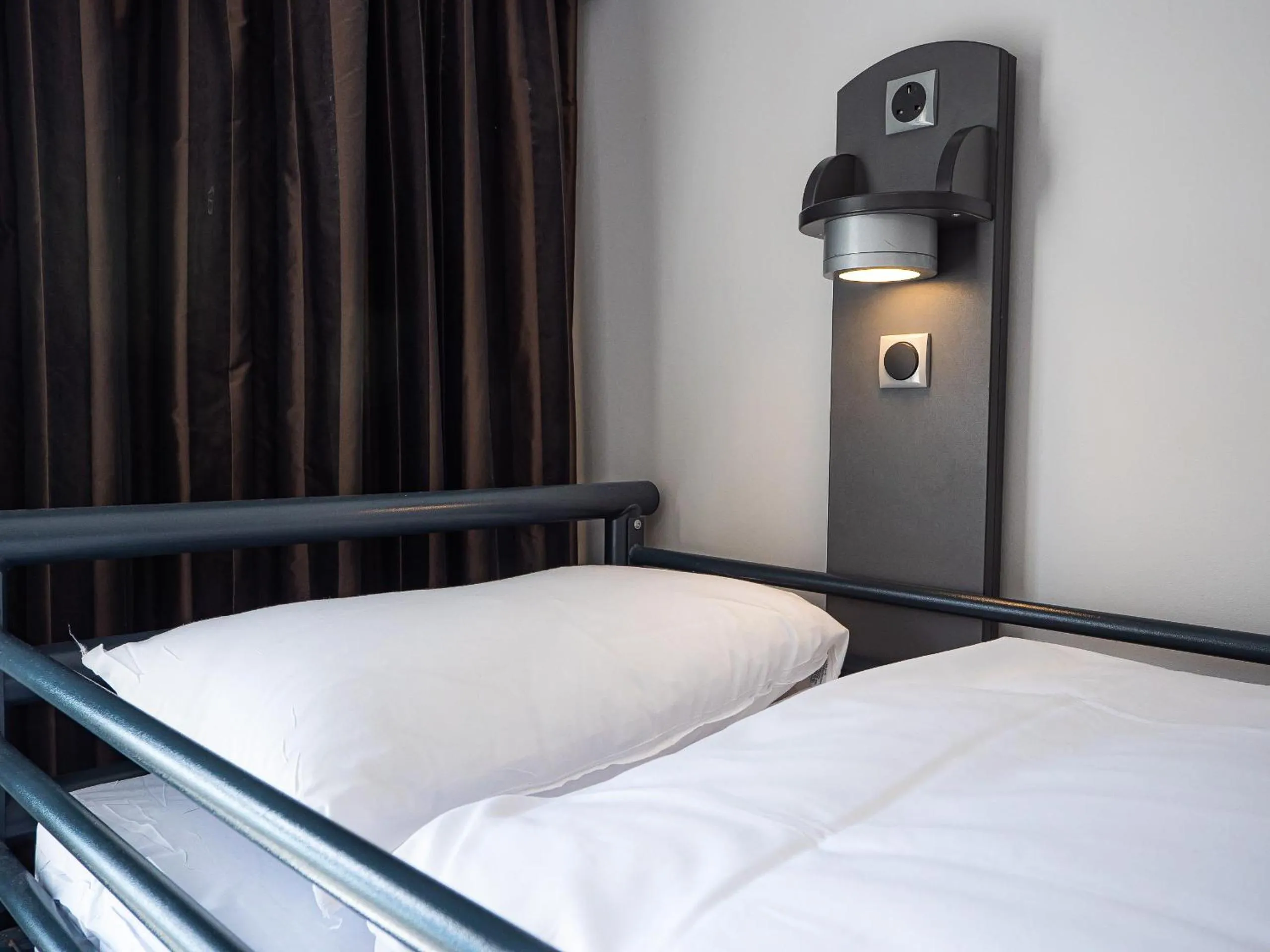 Triple Room in YHA Brighton Hostel