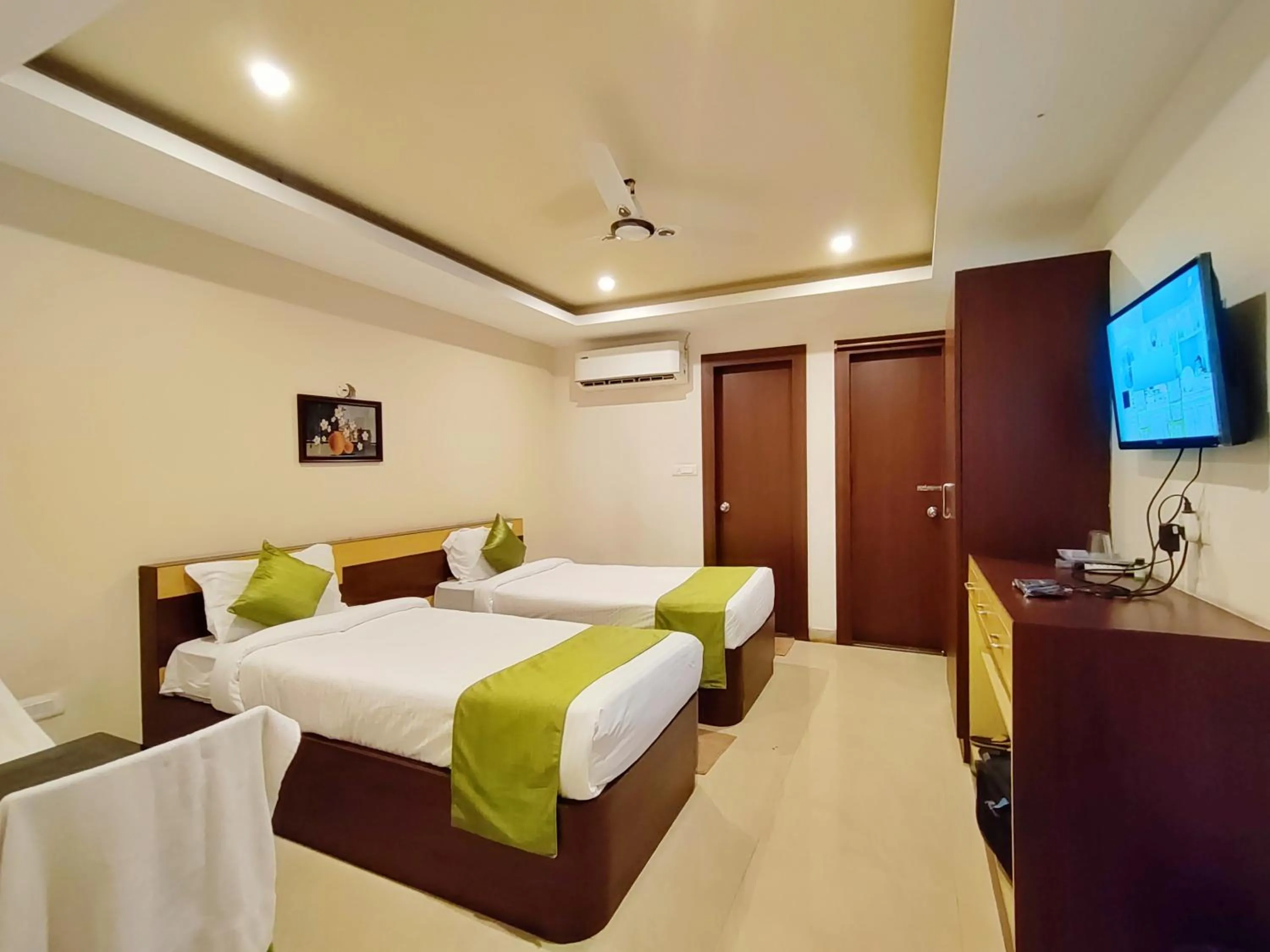 Deluxe Double or Twin Room with Balcony in Hotel Jasmin Palace