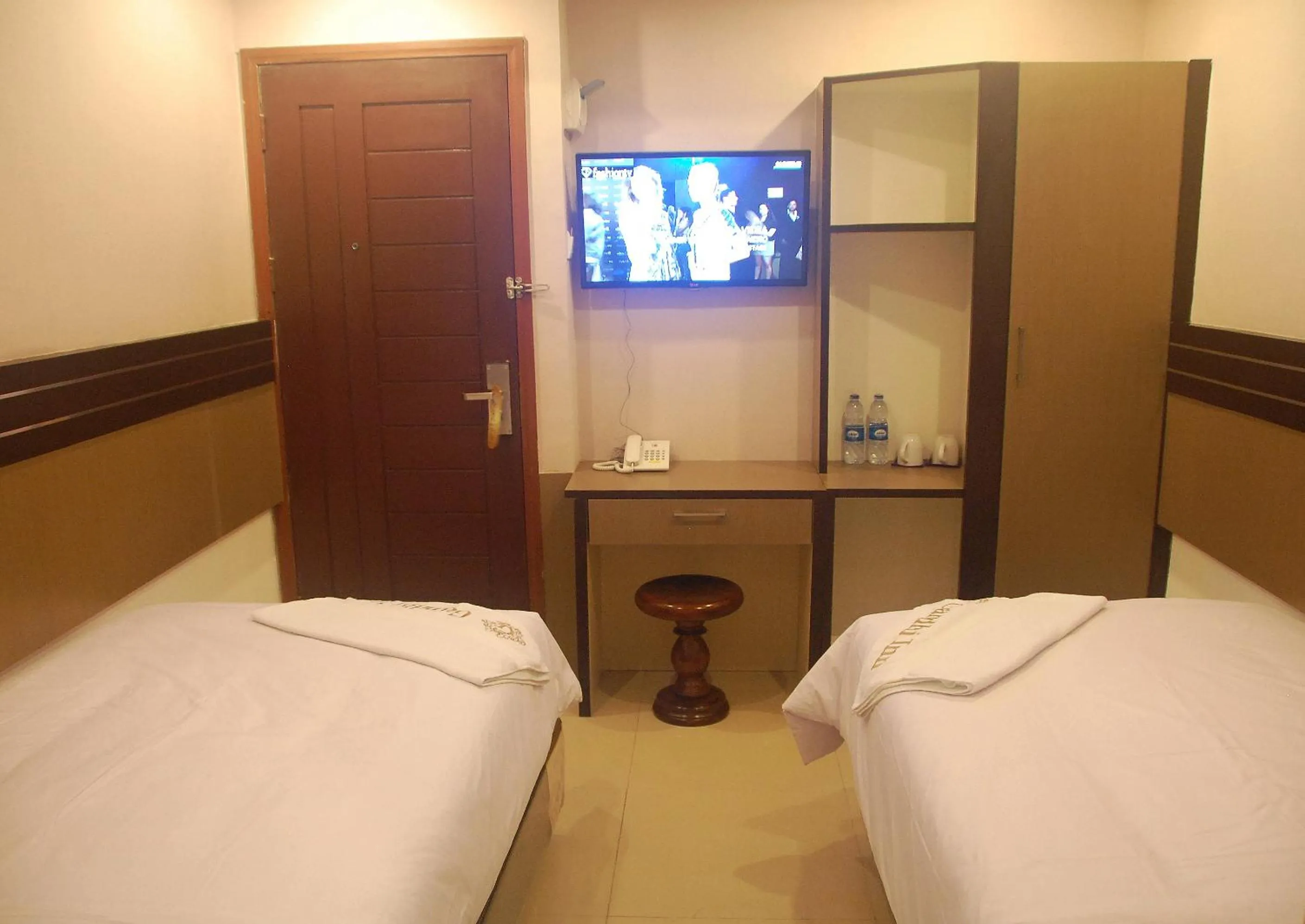 Standard Twin Room in Gandhi Inn