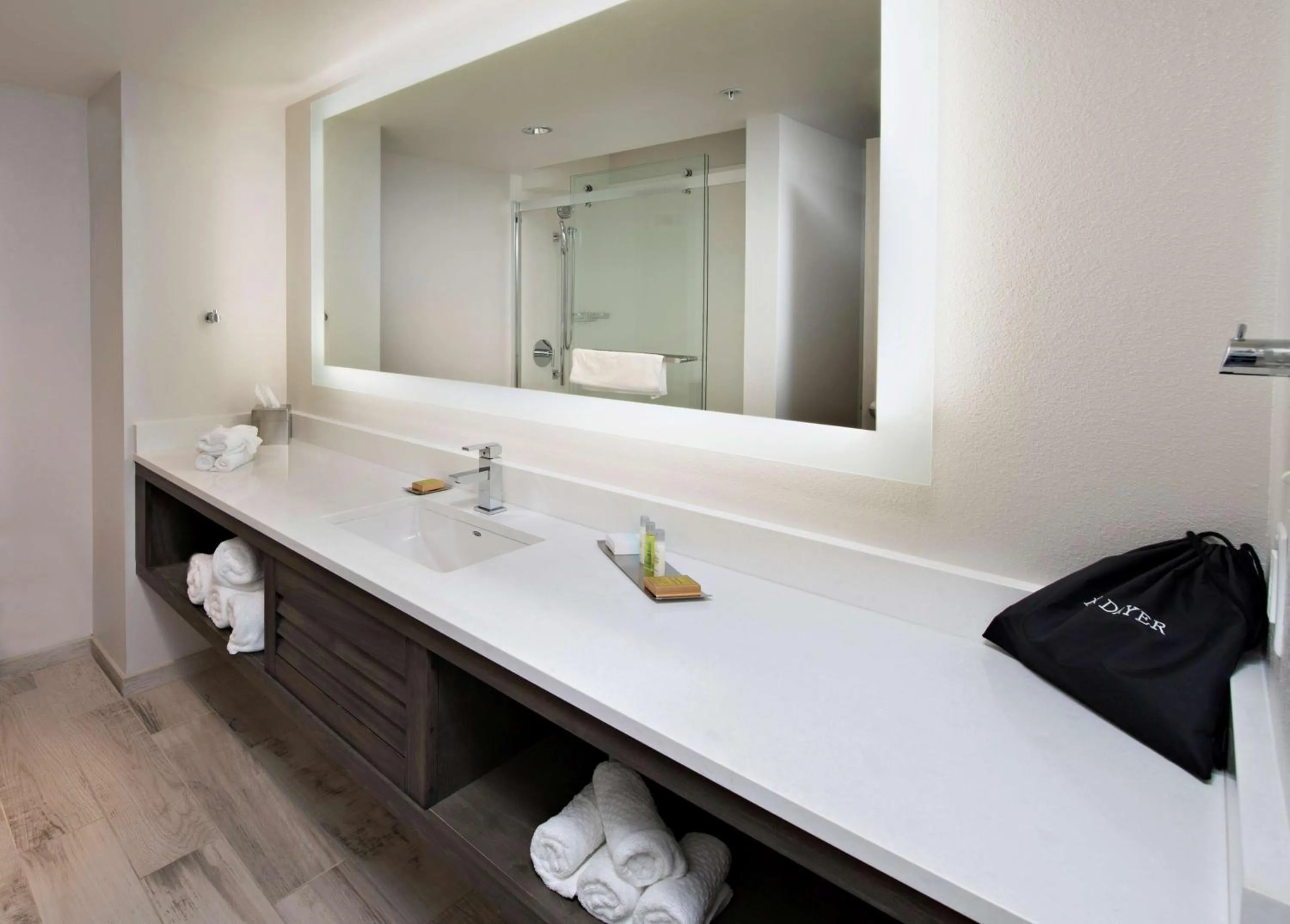 Queen Room with Two Queen Beds - Hearing Accessible in The Island House Hotel a Doubletree by Hilton