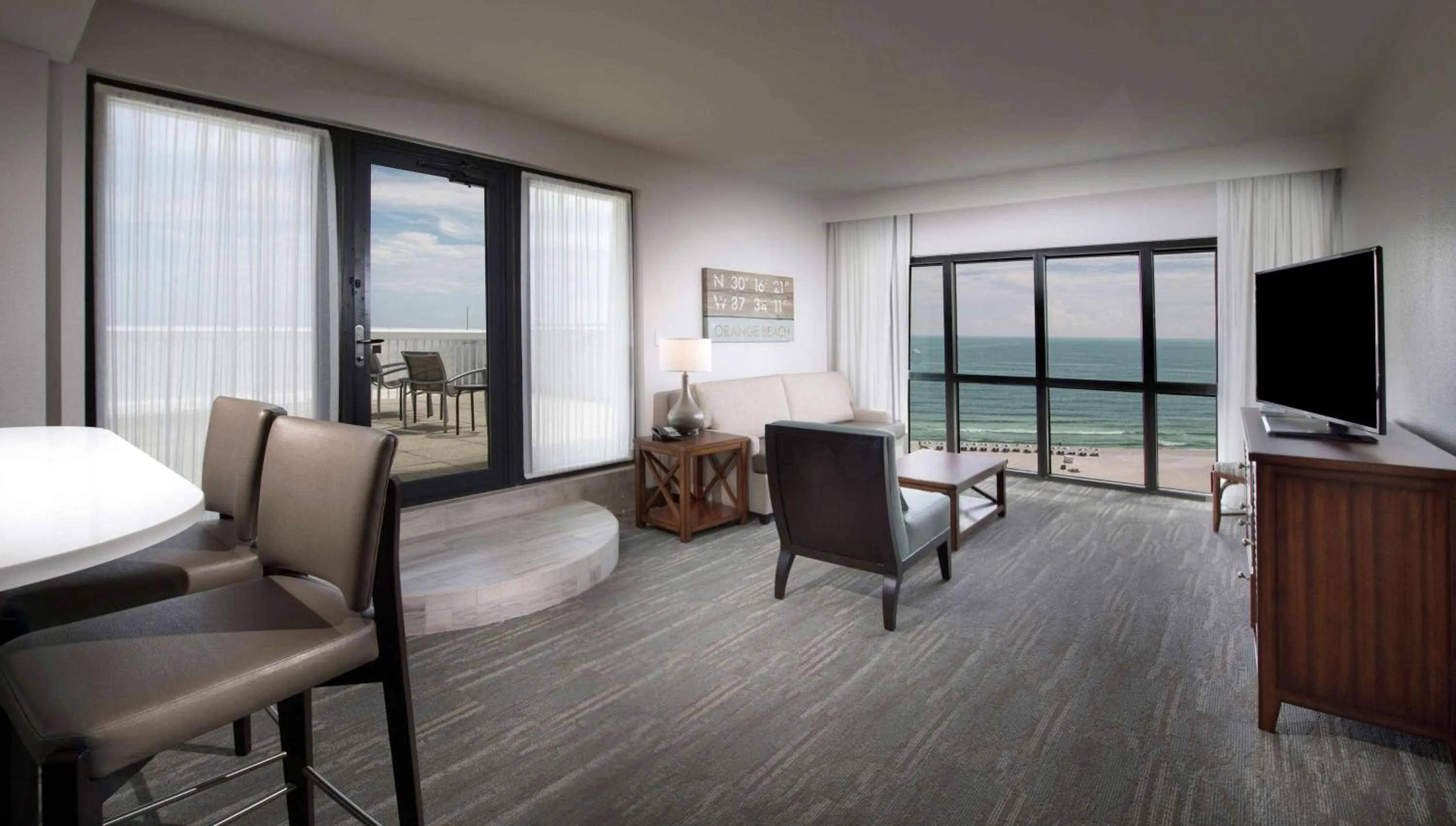 One-Bedroom Corner King Suite in The Island House Hotel a Doubletree by Hilton