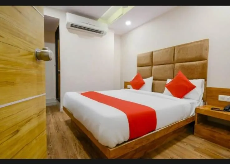 Double Room in HOTEL SAFARI INN