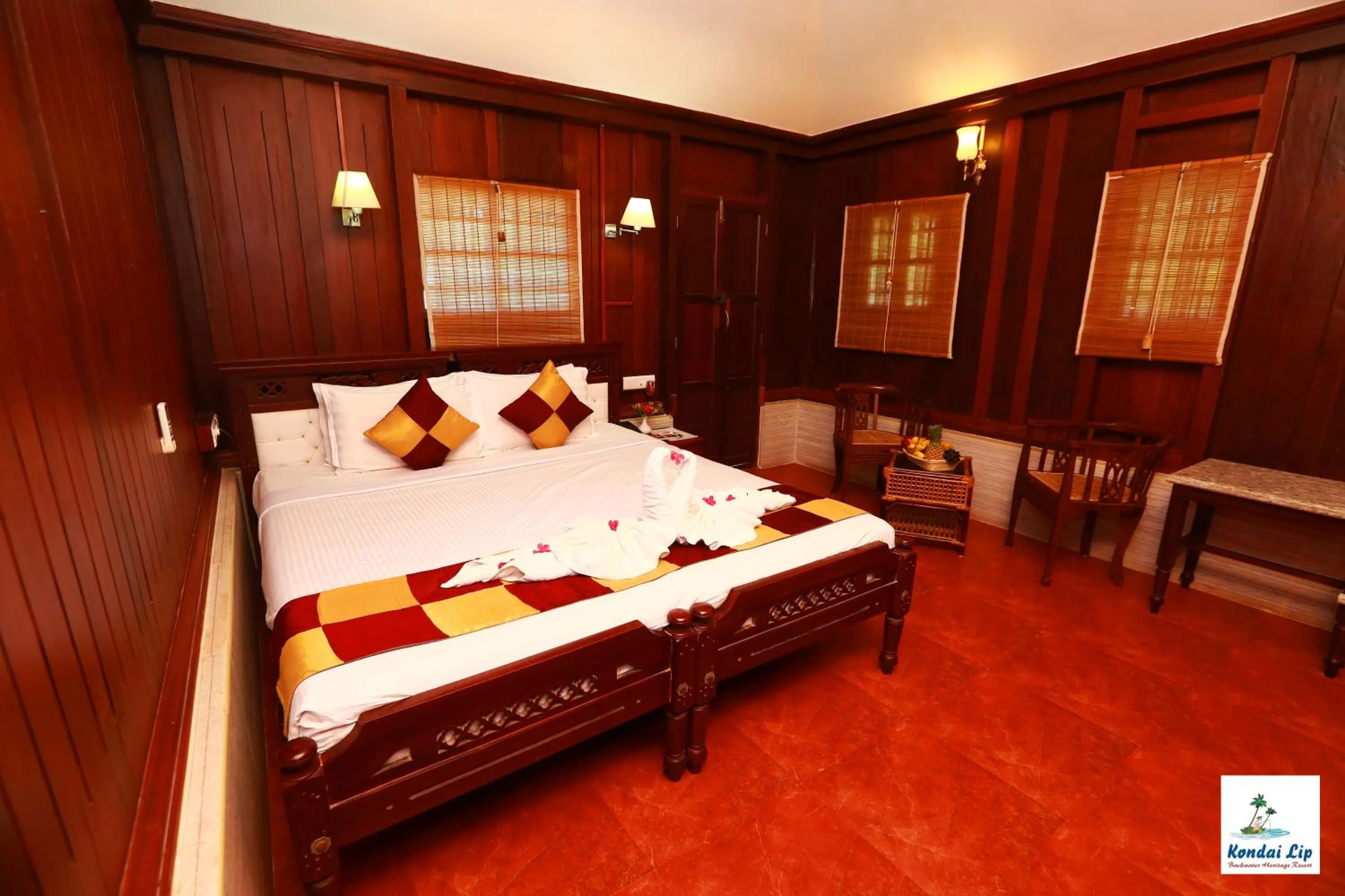 Super Deluxe Cottage in Kondai Lip Backwater Heritage Resort