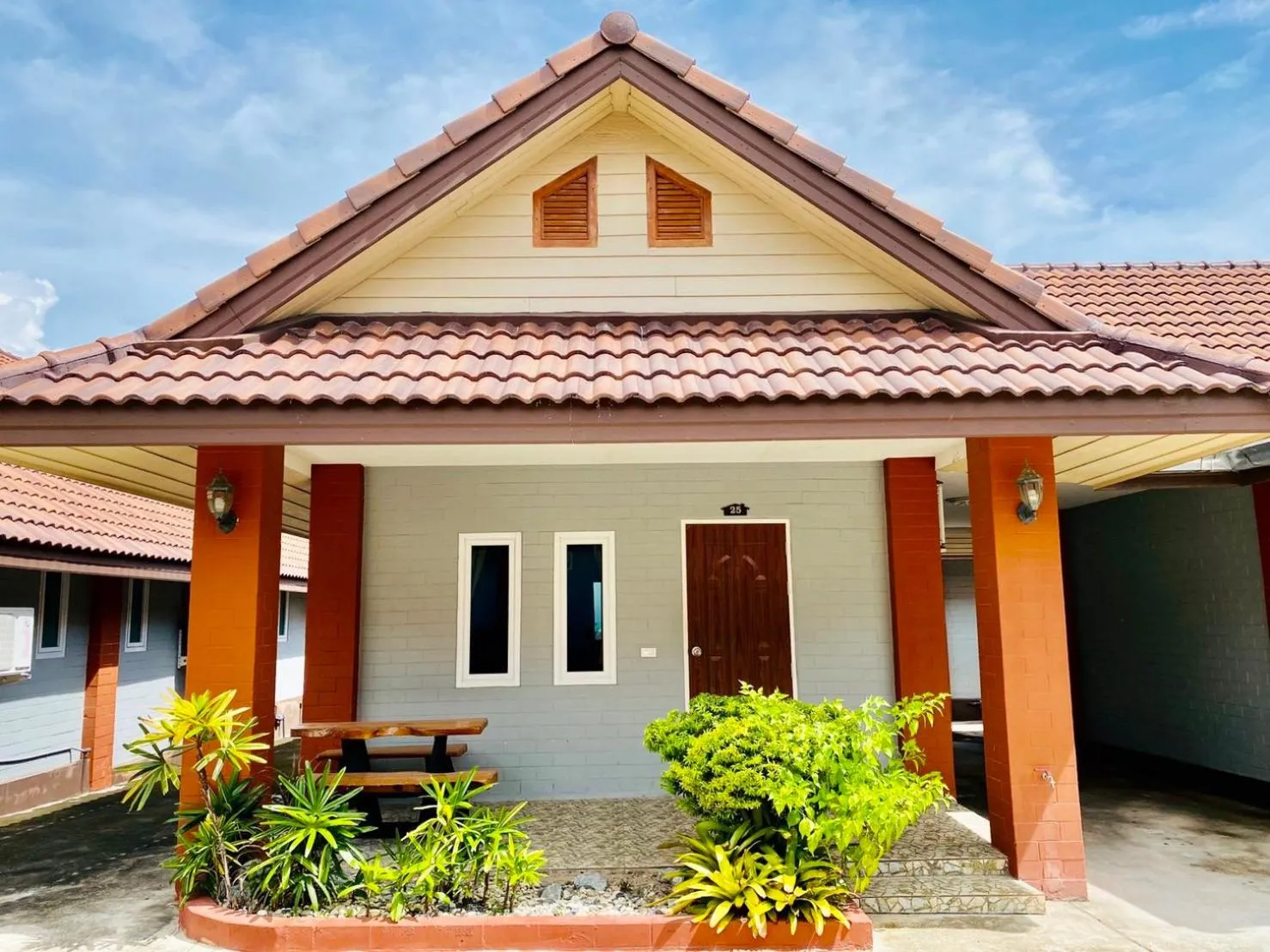 Standard Double Room in Benwadee Resort Pattaya