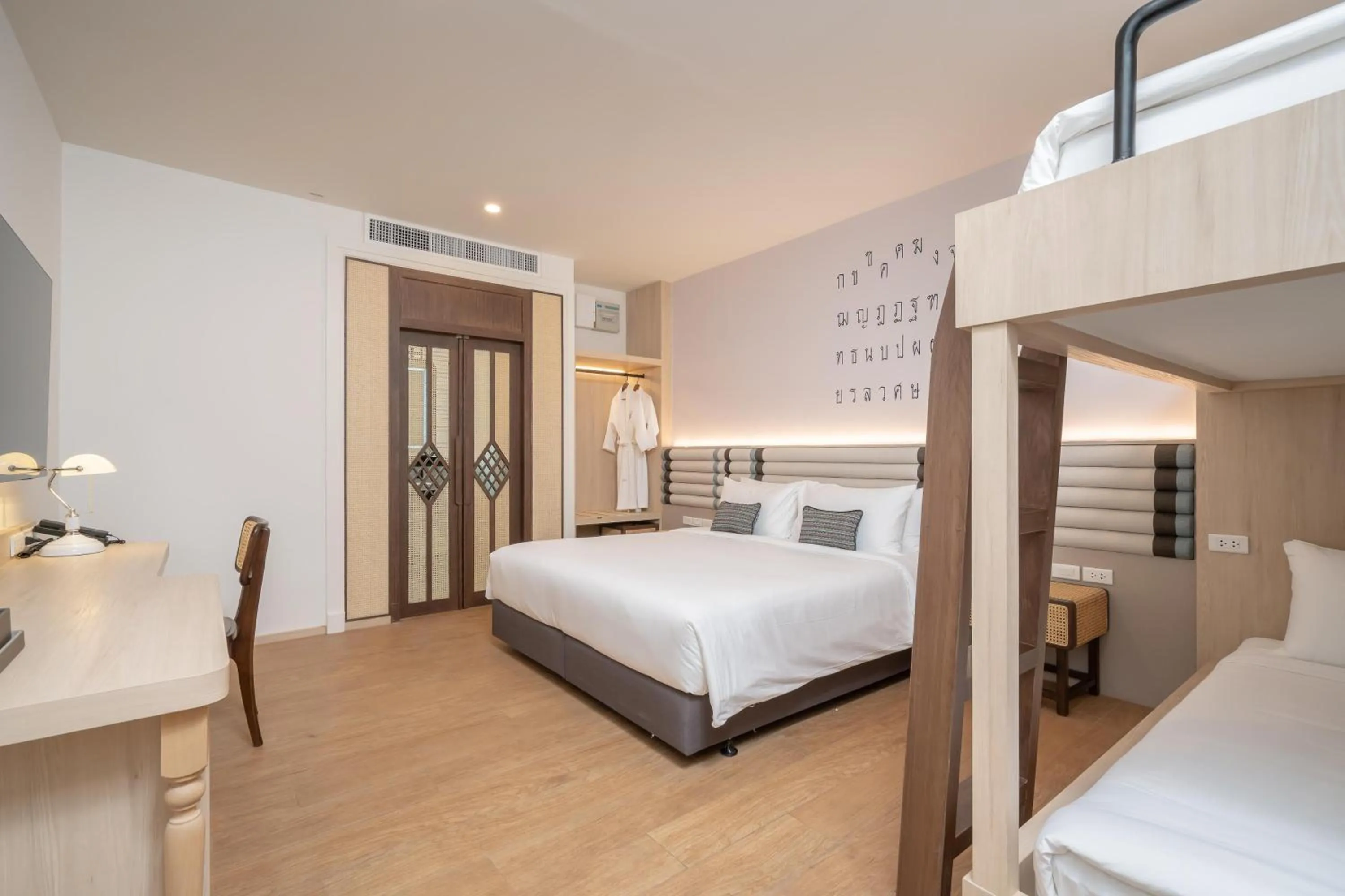 Family Quadruple Room in Pranakorn Heritage Hotel