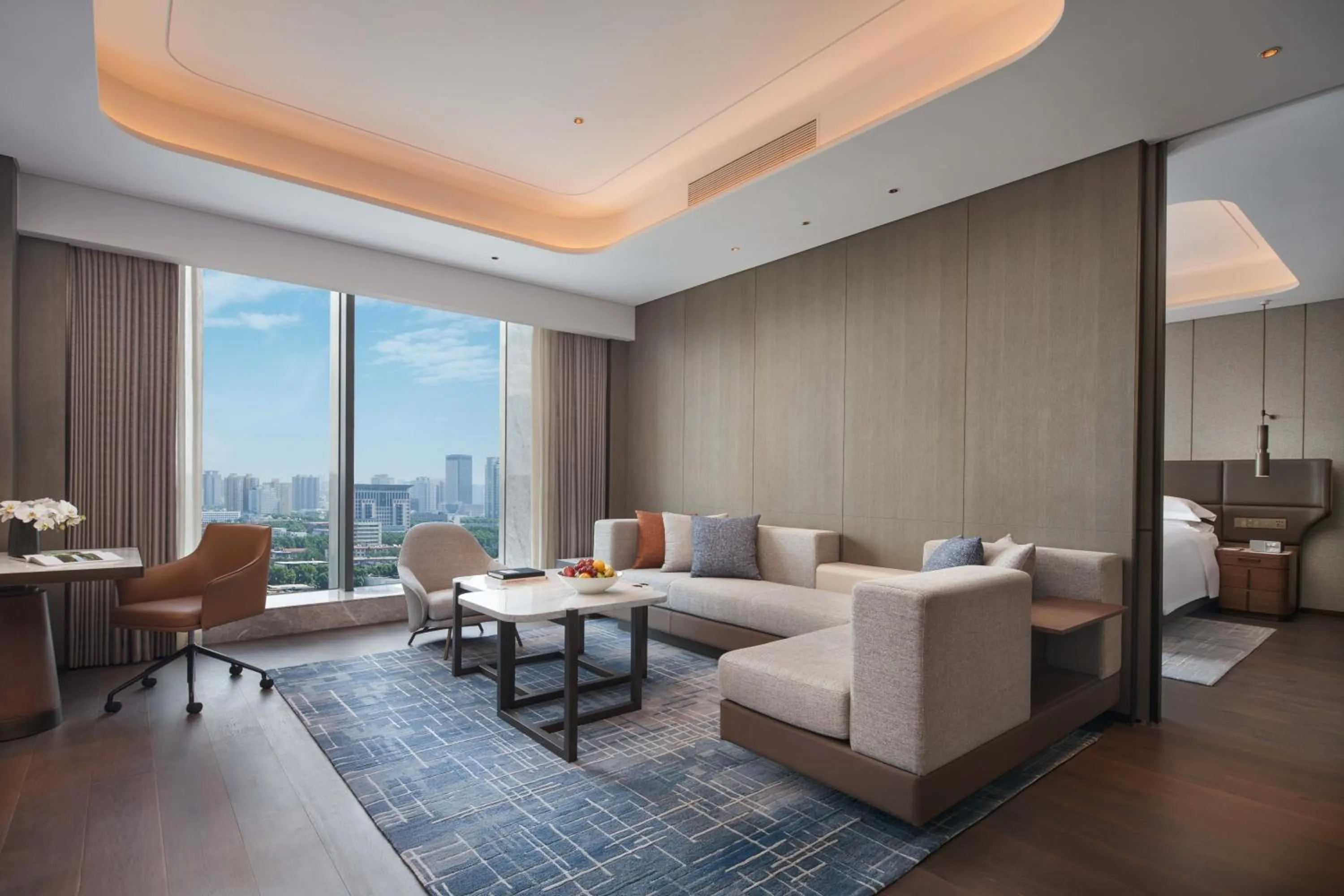 One-Bedroom King Suite with Living and Study Area in InterContinental Hotels Zhengzhou