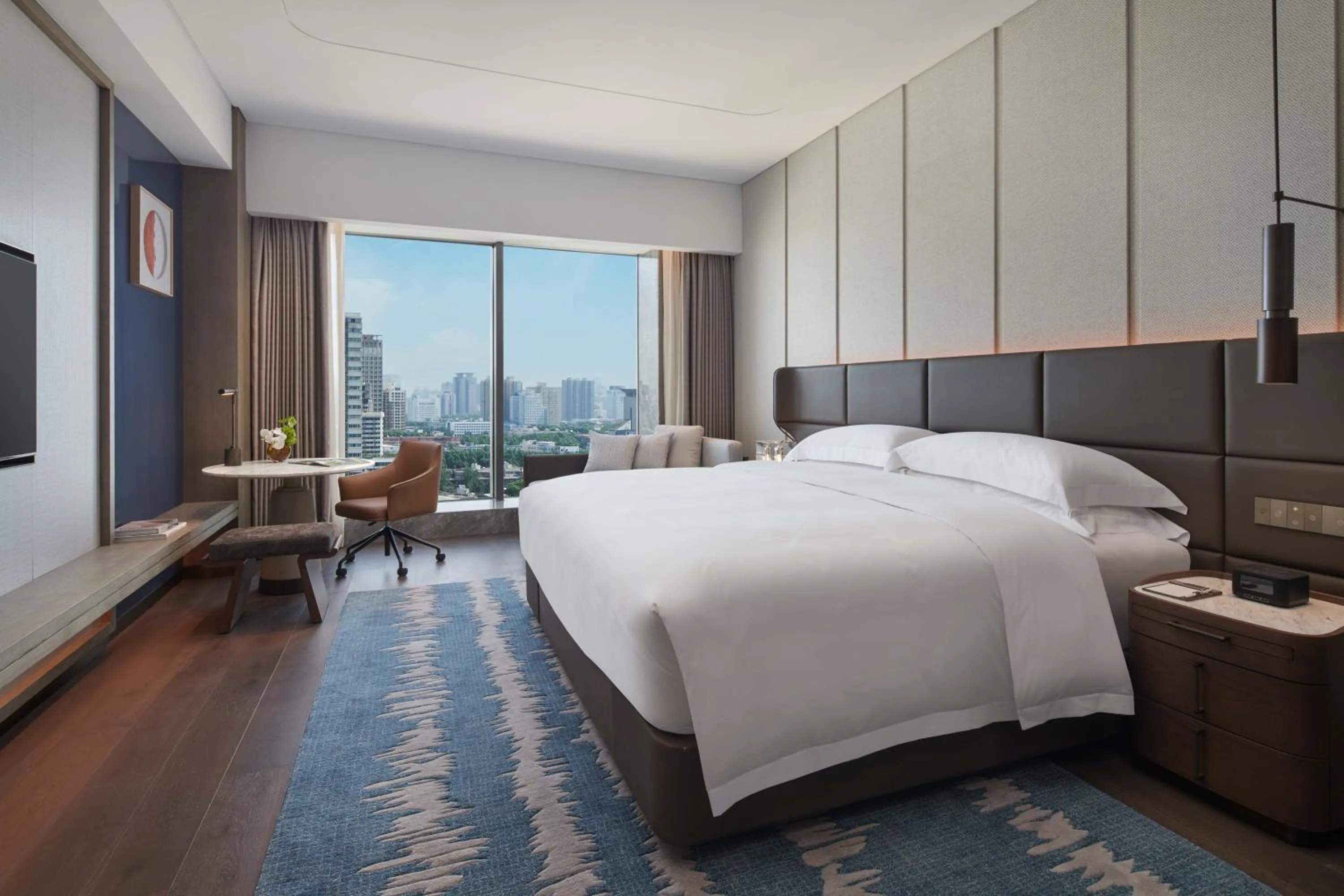 Classic King Room with Garden View in InterContinental Hotels Zhengzhou