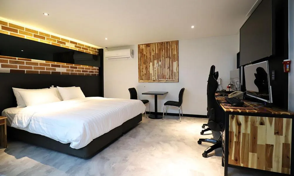 Standard Double Room in Incheon Illuwa Hotel