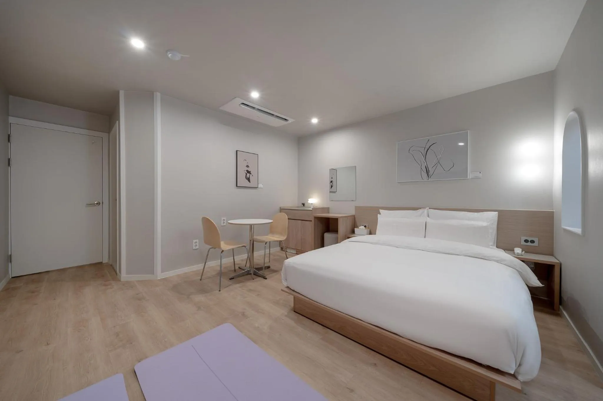 Double Room with Private Bathroom in Cheonan Aank Hotel Seongjeong