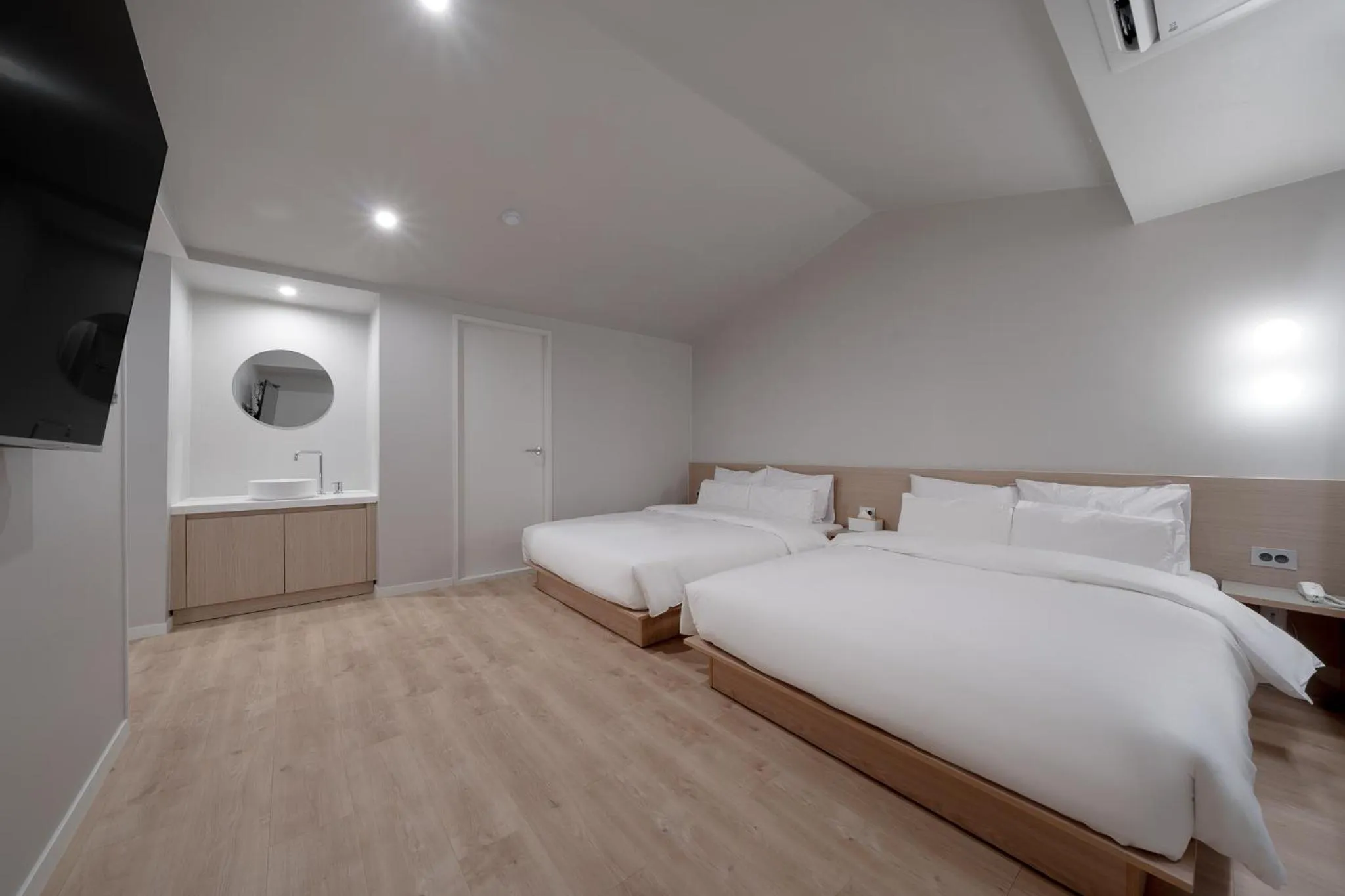 Standard Twin Room in Cheonan Aank Hotel Seongjeong