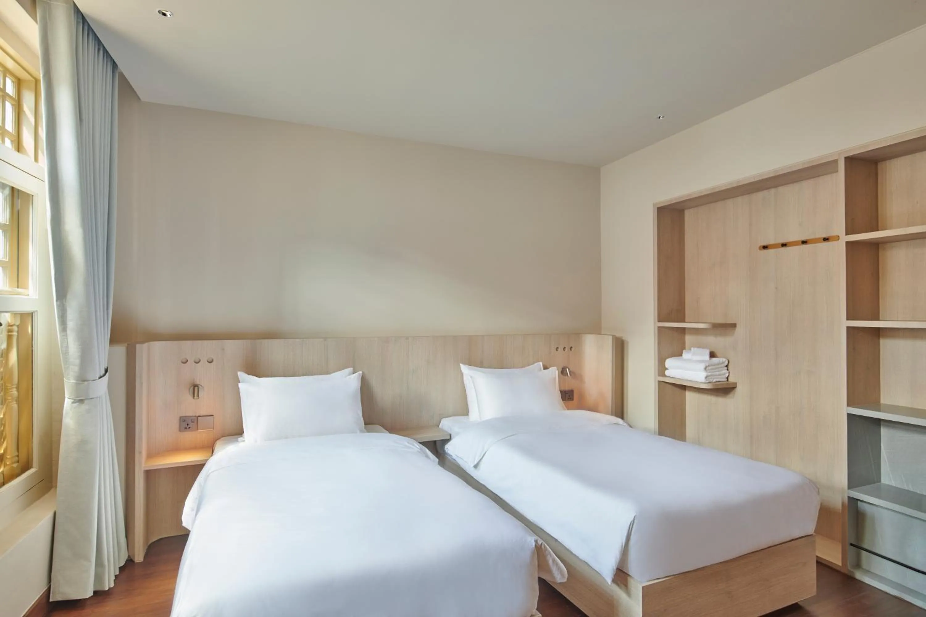 Deluxe Twin Room in KINN Studios