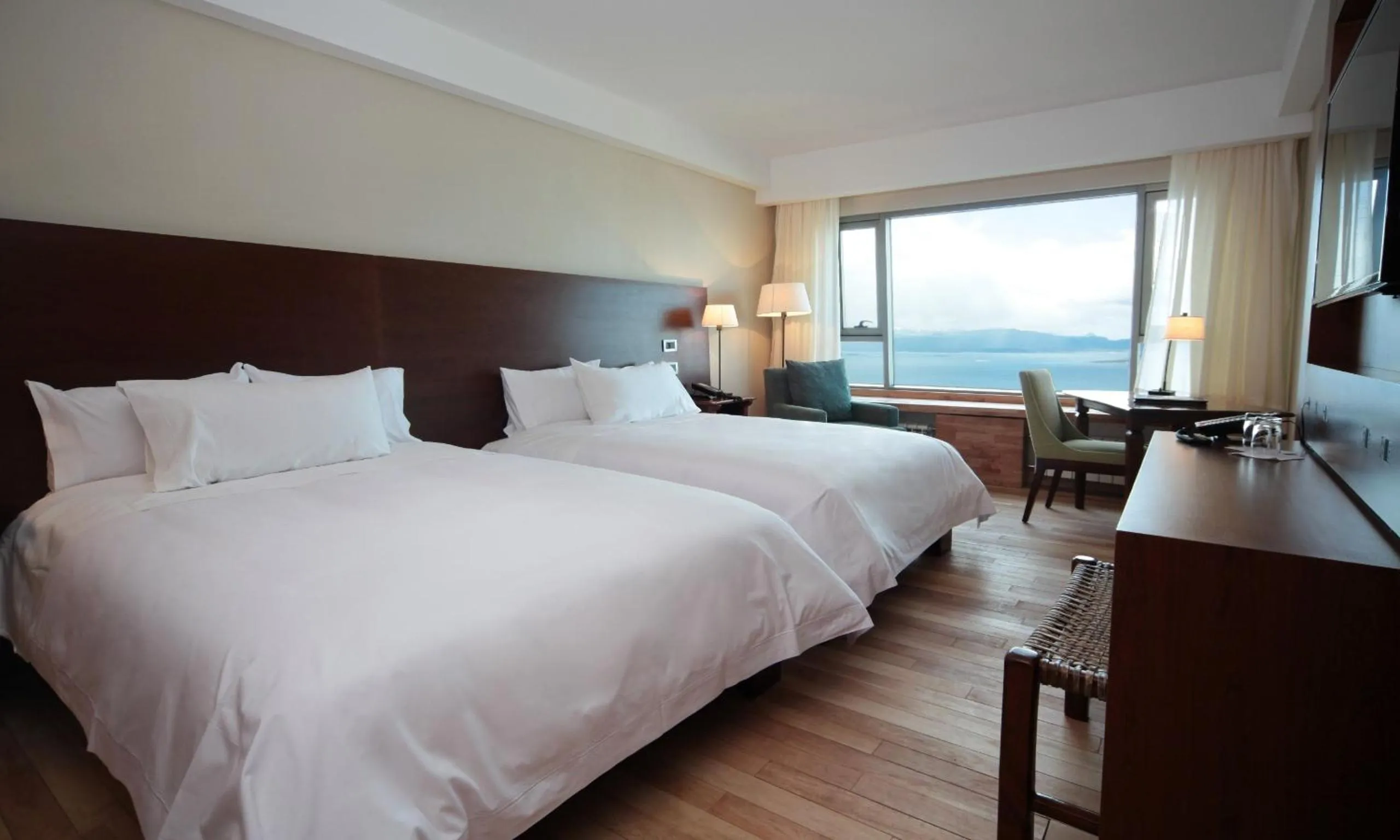 Twin Deluxe Room in Arakur Ushuaia Resort & Spa