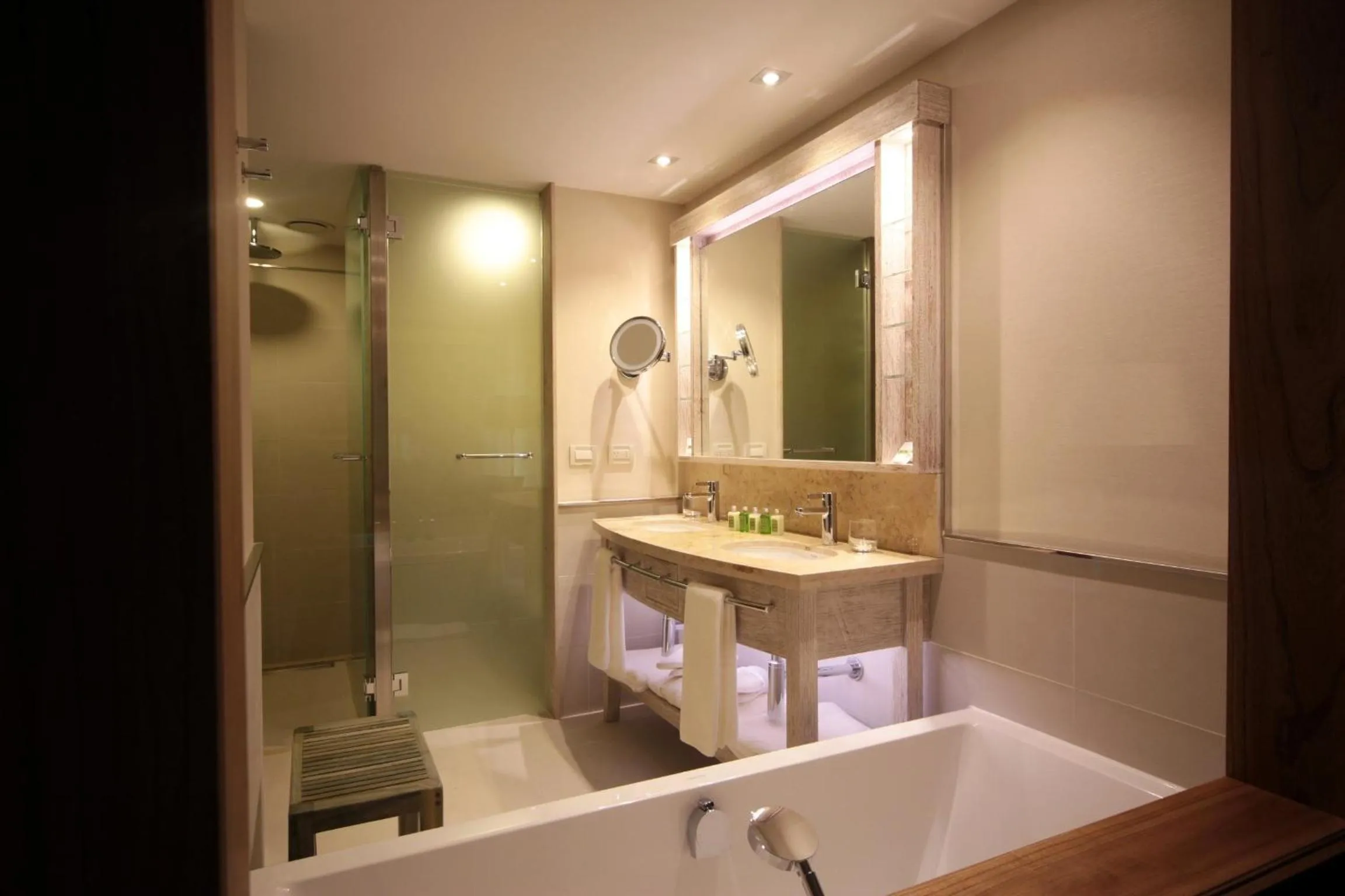 Superior Triple Room with Sea View in Arakur Ushuaia Resort & Spa