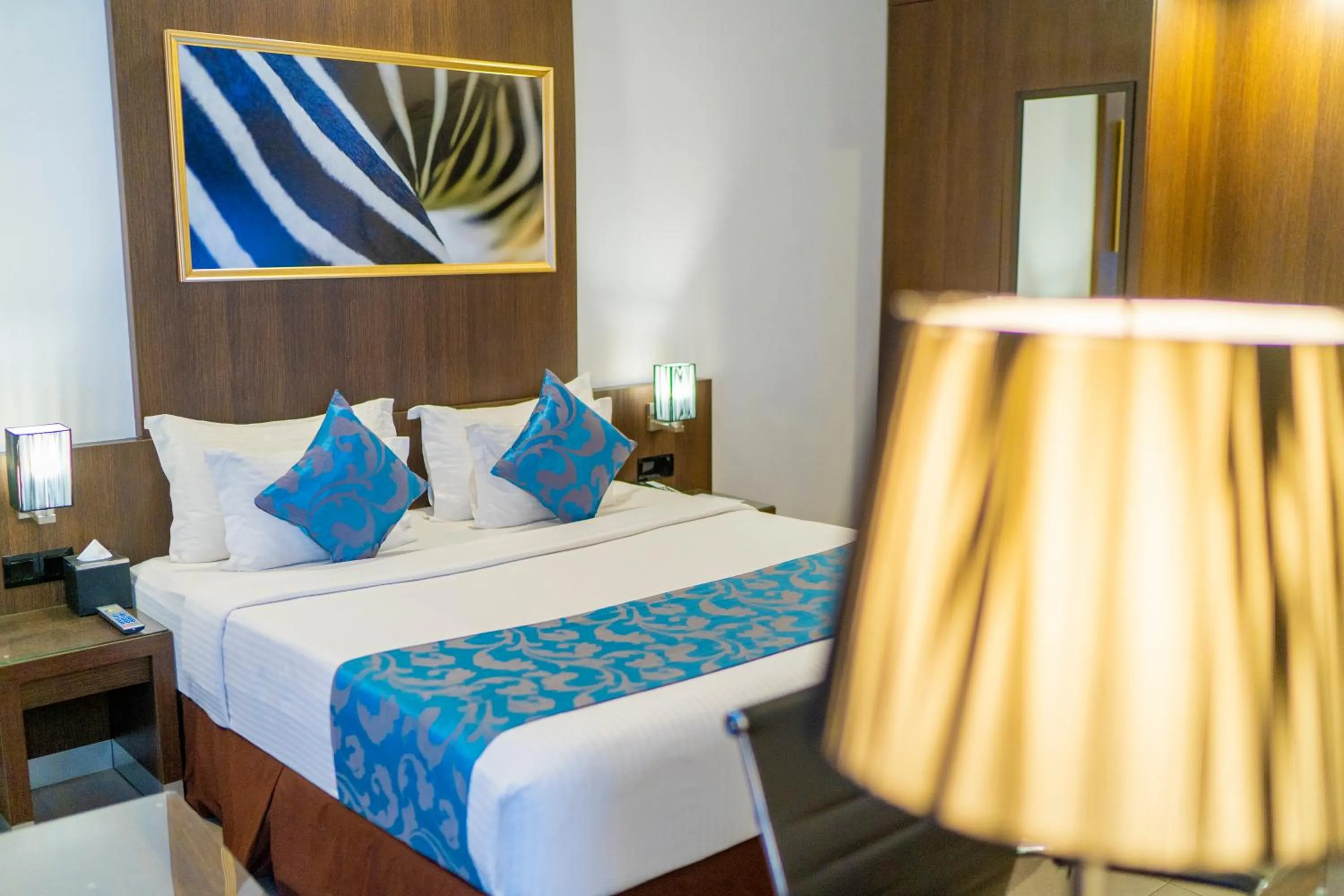 Deluxe King Room  - single occupancy in Best Western Elyon Colombo
