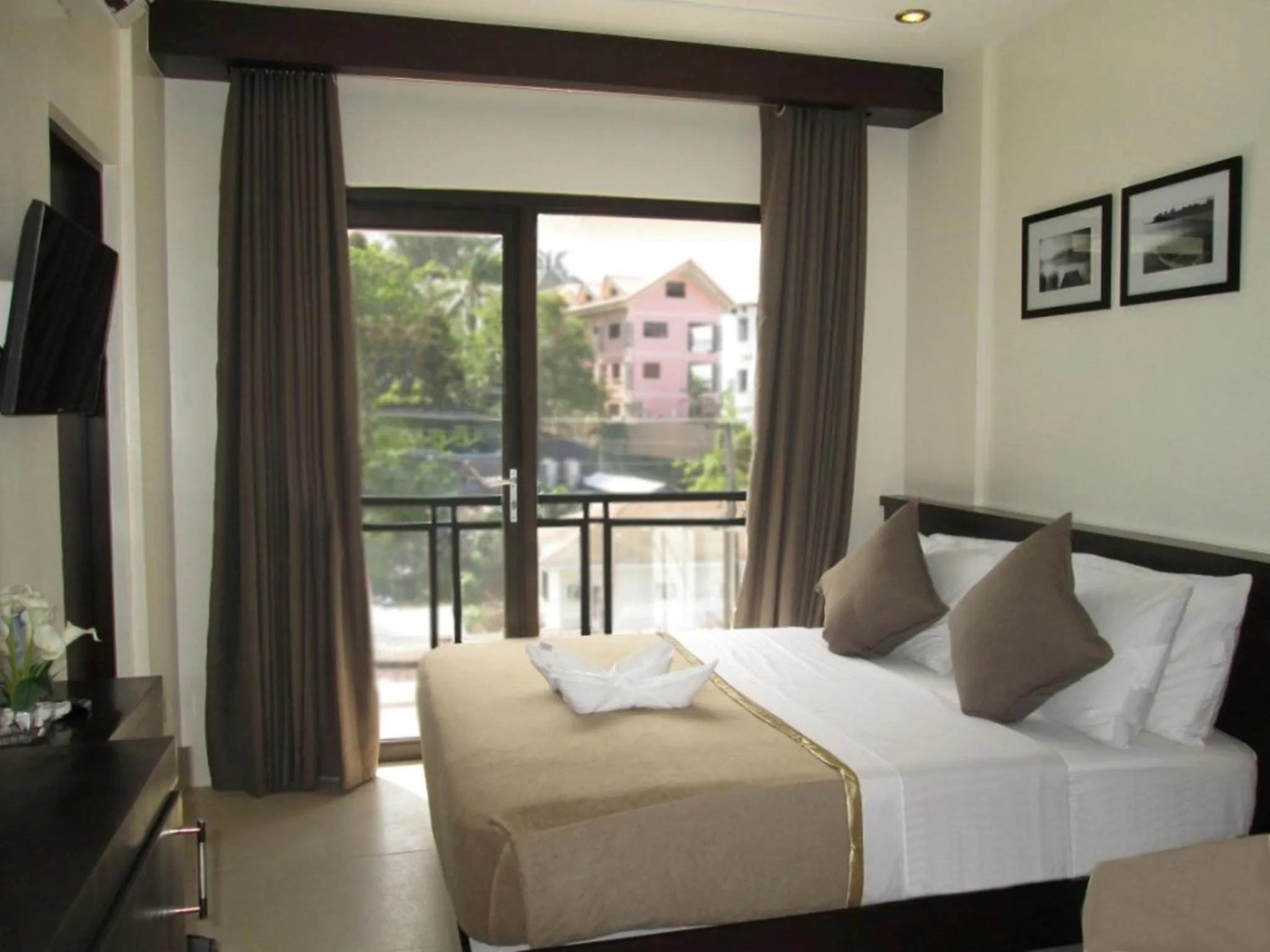 Premier Double Room in One Crescent Place Hotel