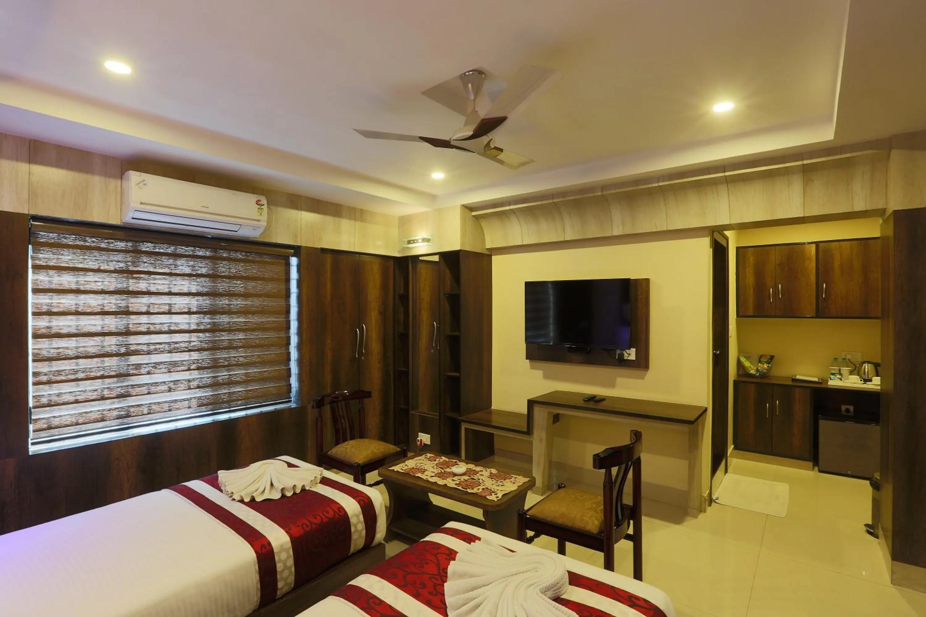 Deluxe Twin Room - single occupancy in Hotel Blue Bird, Nagaon