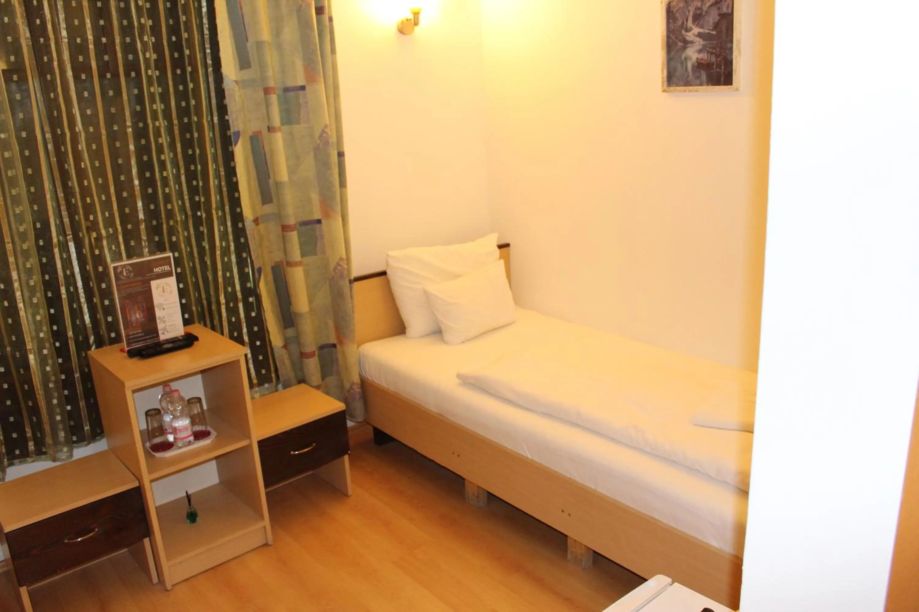 Double or Twin Room in Esprit Hotel