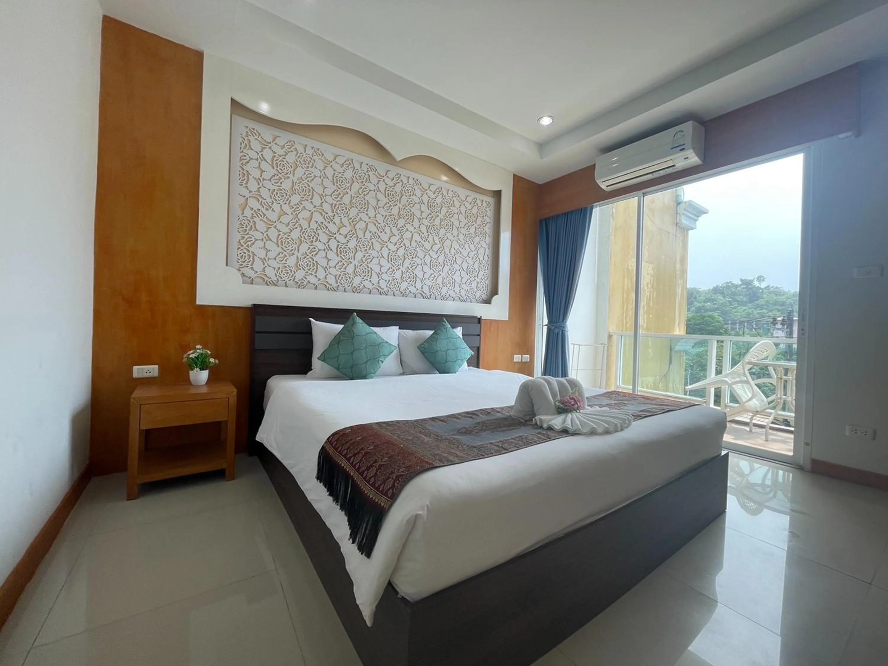 Standard Double Room in T & C Hotel Patong Beach