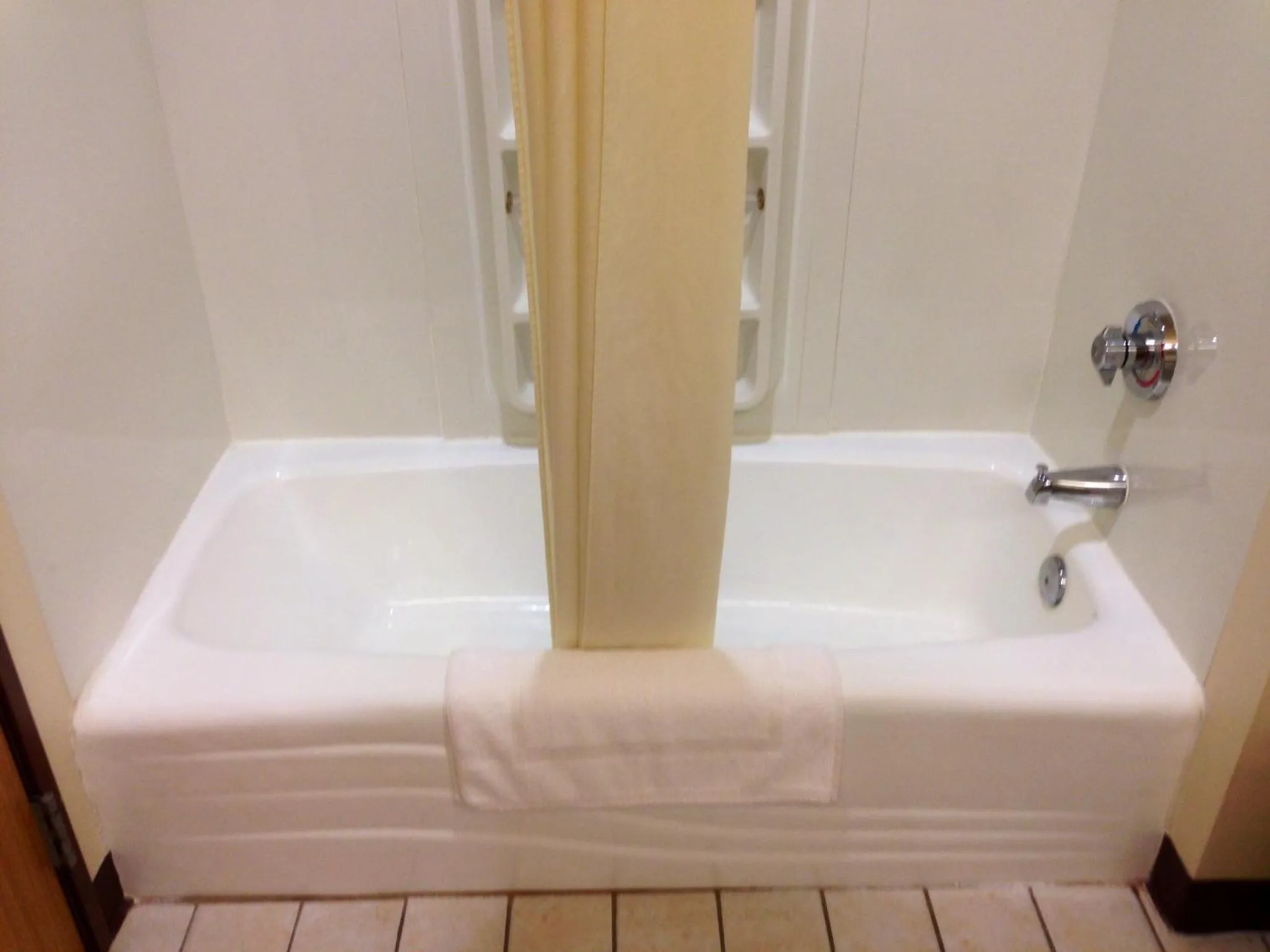 Deluxe Double Room - Disability Access/Non-Smoking in Super 8 by Wyndham Ava