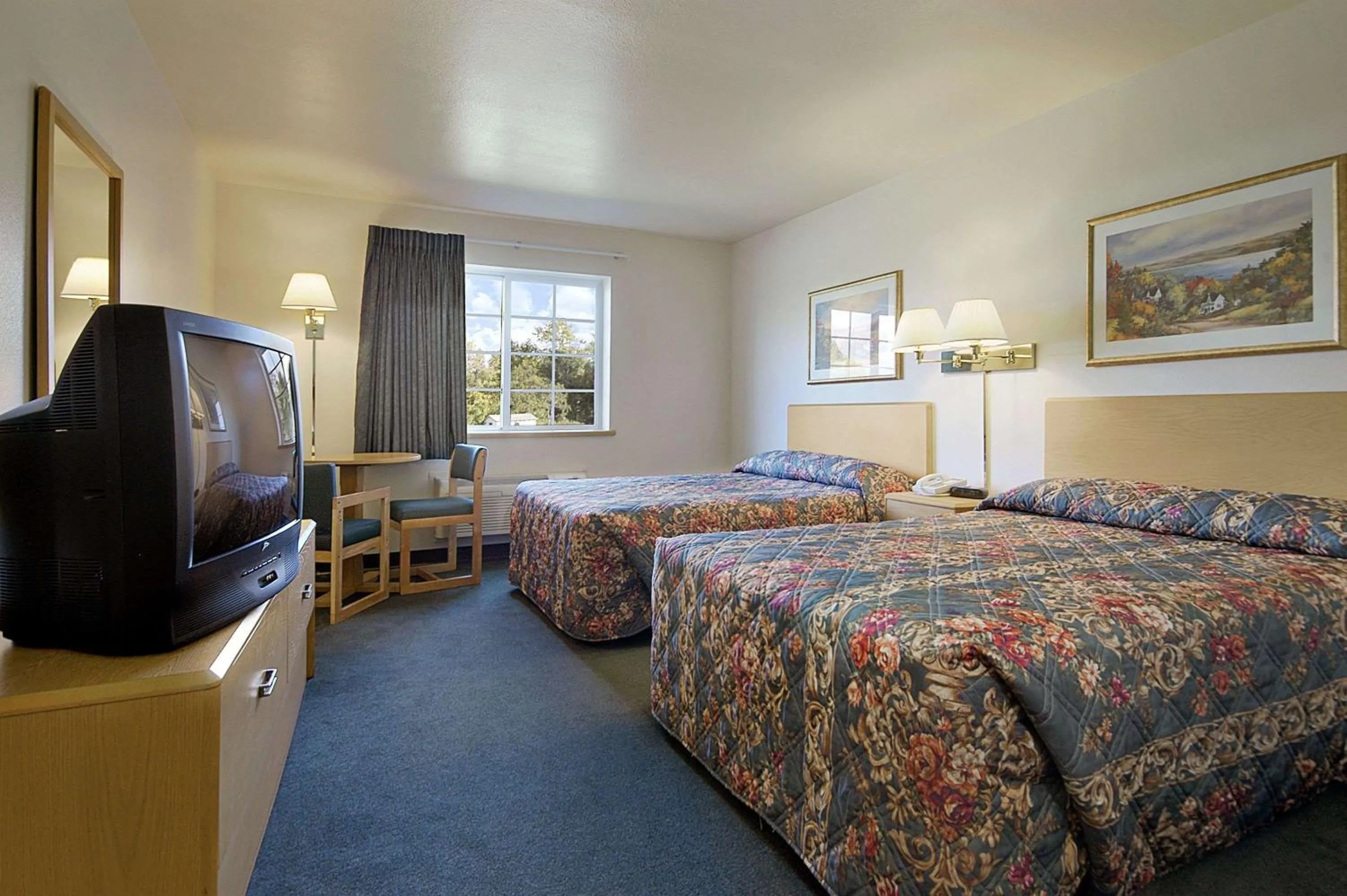 Double Room with Two Double Beds - Non-Smoking in Super 8 by Wyndham Ava
