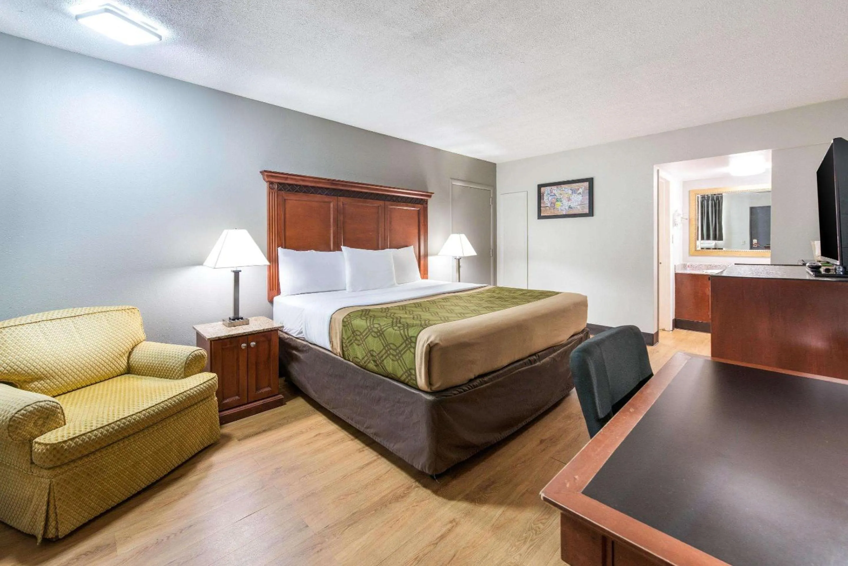 King Room in Rodeway inn St Joseph