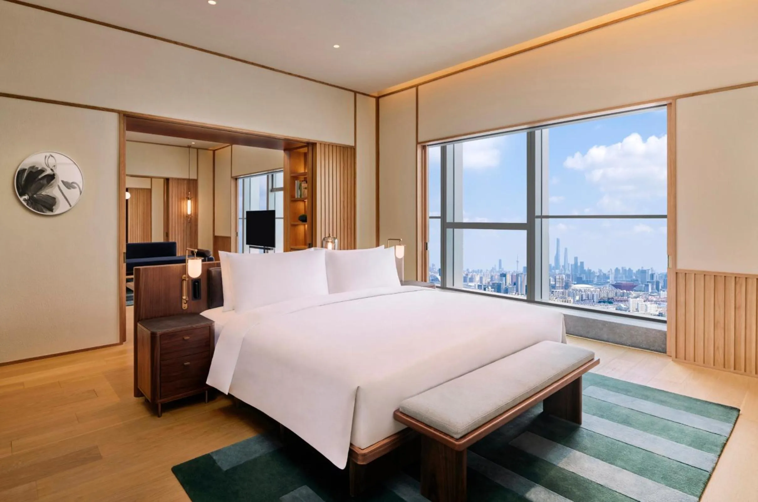 Deluxe Suite in Artyzen NEW BUND 31 Shanghai Qiantan