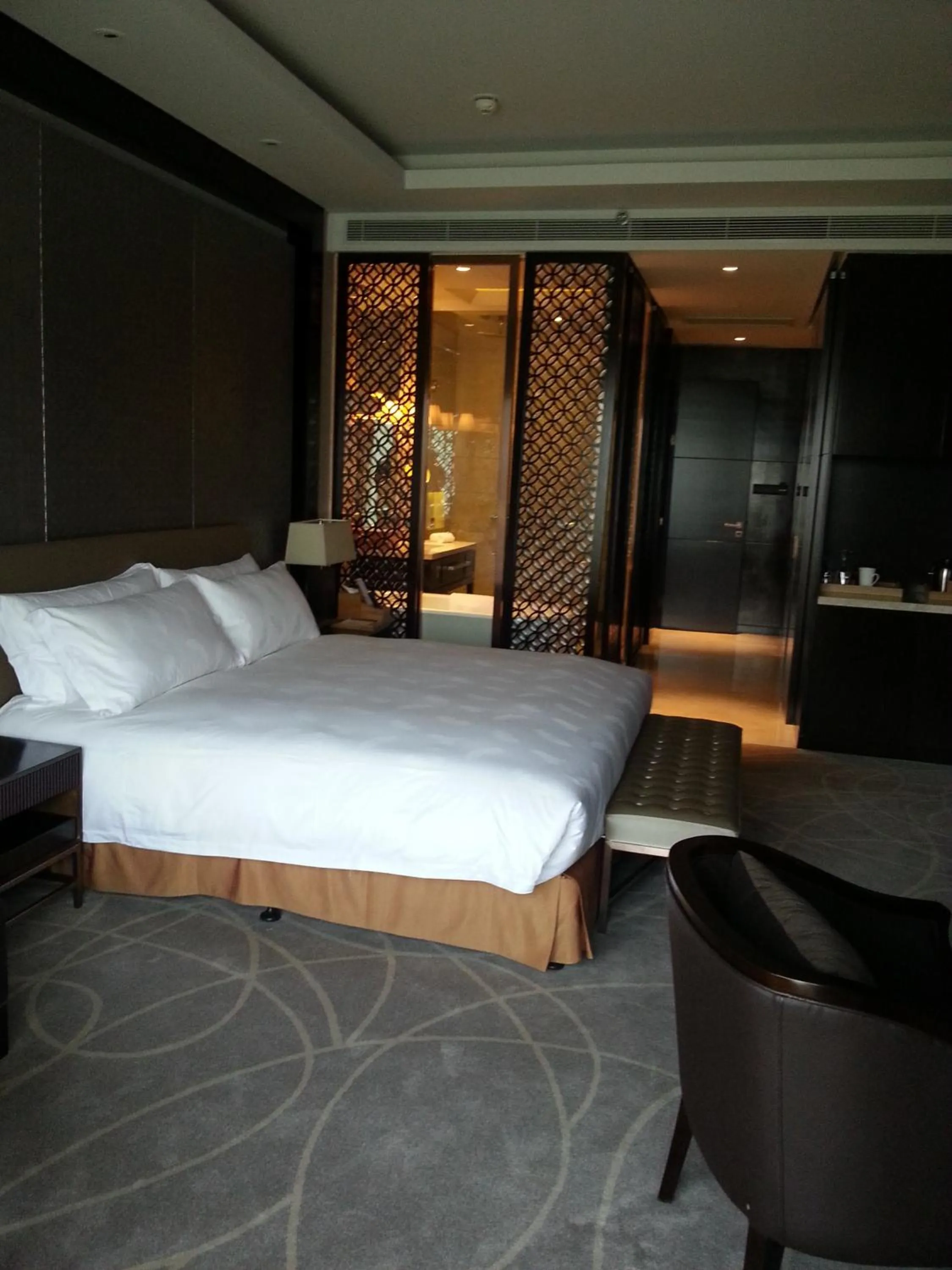 Deluxe Double or Twin Room with Lake View in Primus Hotel Qipan Moutain Shenyang