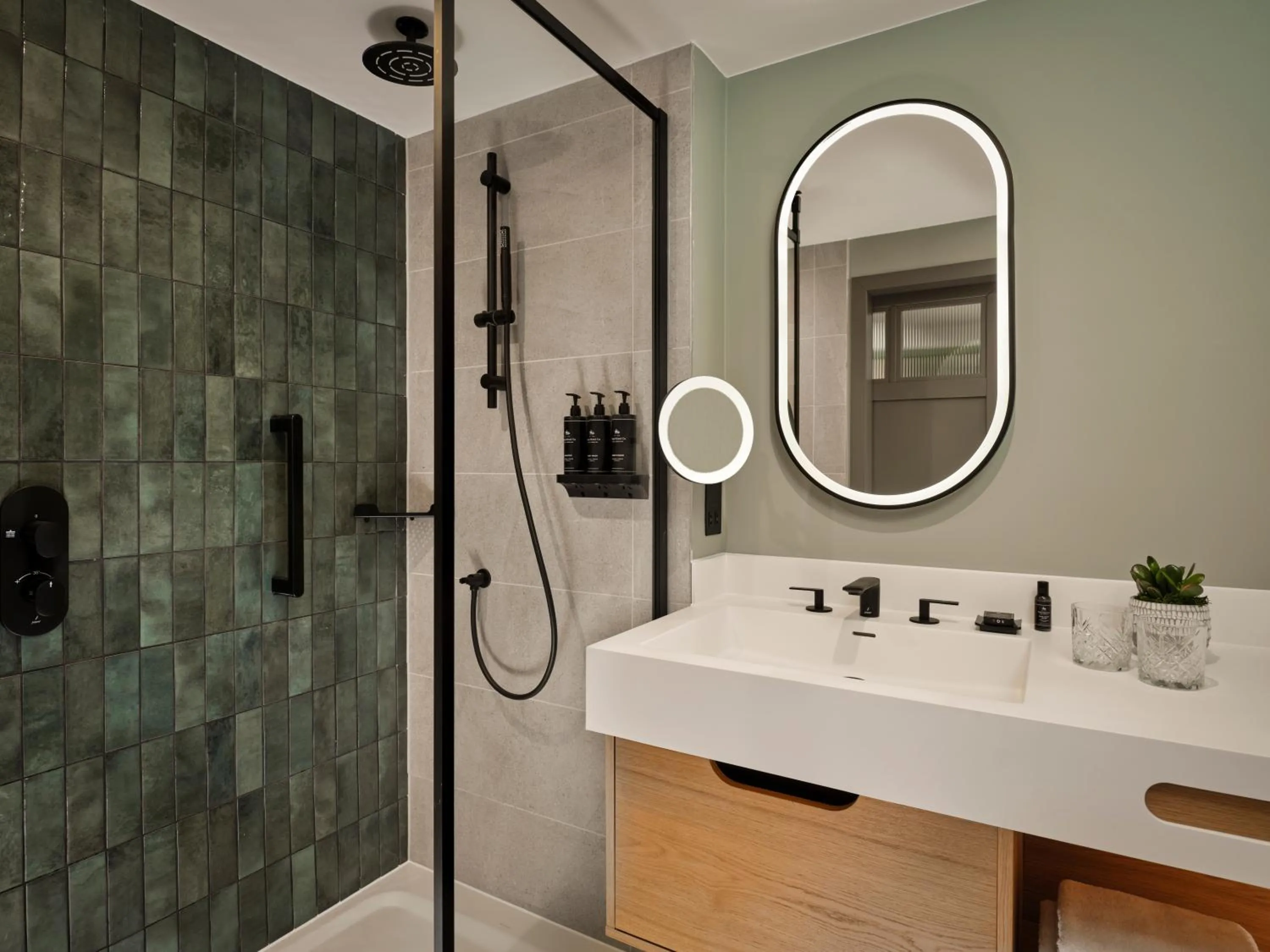 Deluxe Queen Room with Balcony in The Reach at Piccadilly, Manchester, a Tribute Portfolio Hotel