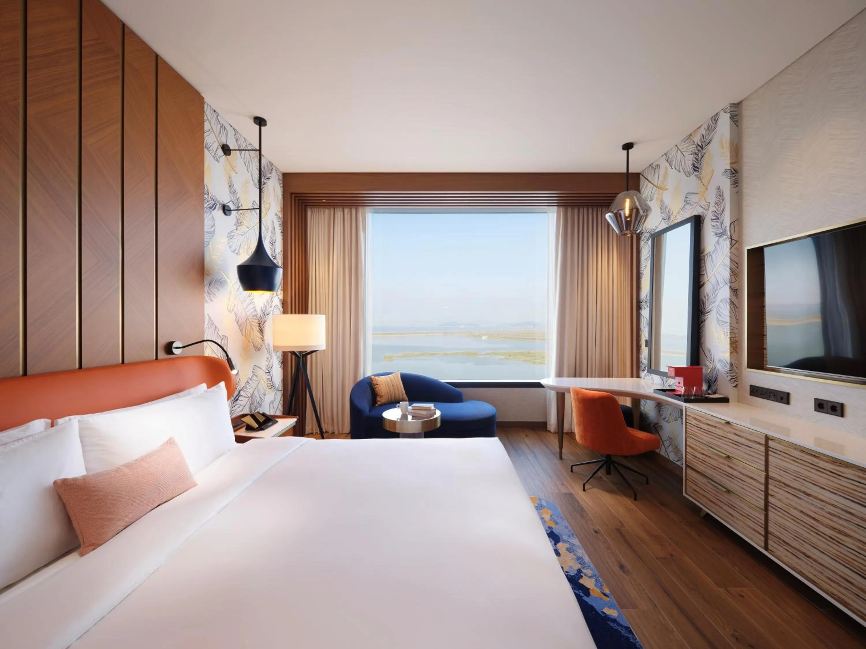 [Forest Tower] Deluxe King with Wellness Club and Breakfast for 2 at Chef's Kitchen - 1st session in INSPIRE Entertainment Resort